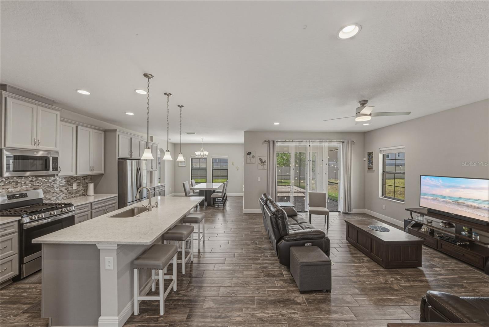 B & D HAWKSTONE PH I - Residential