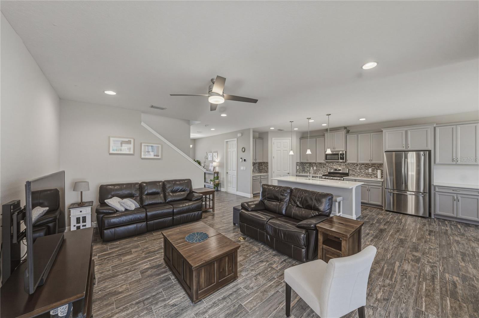 B & D HAWKSTONE PH I - Residential
