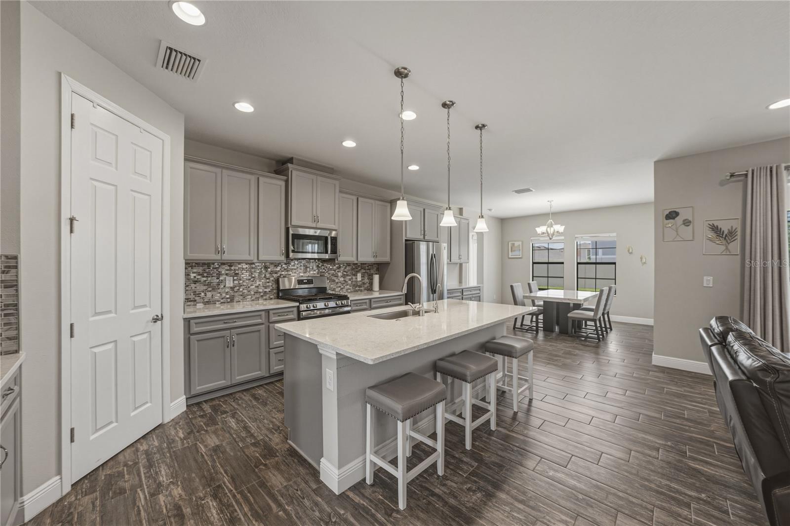 B & D HAWKSTONE PH I - Residential