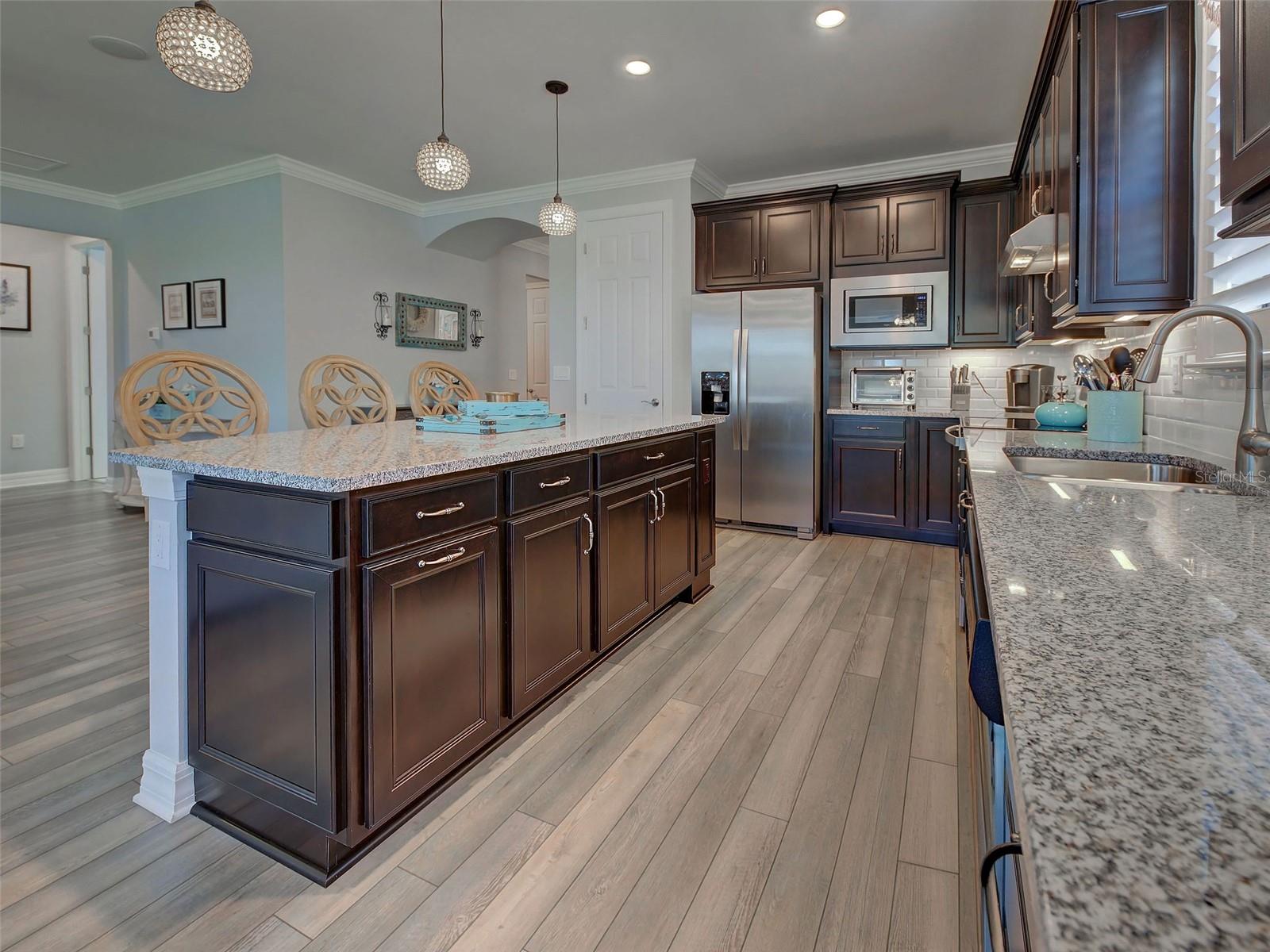 ISLANDWALK/THE WEST VLGS PH 8 - Residential