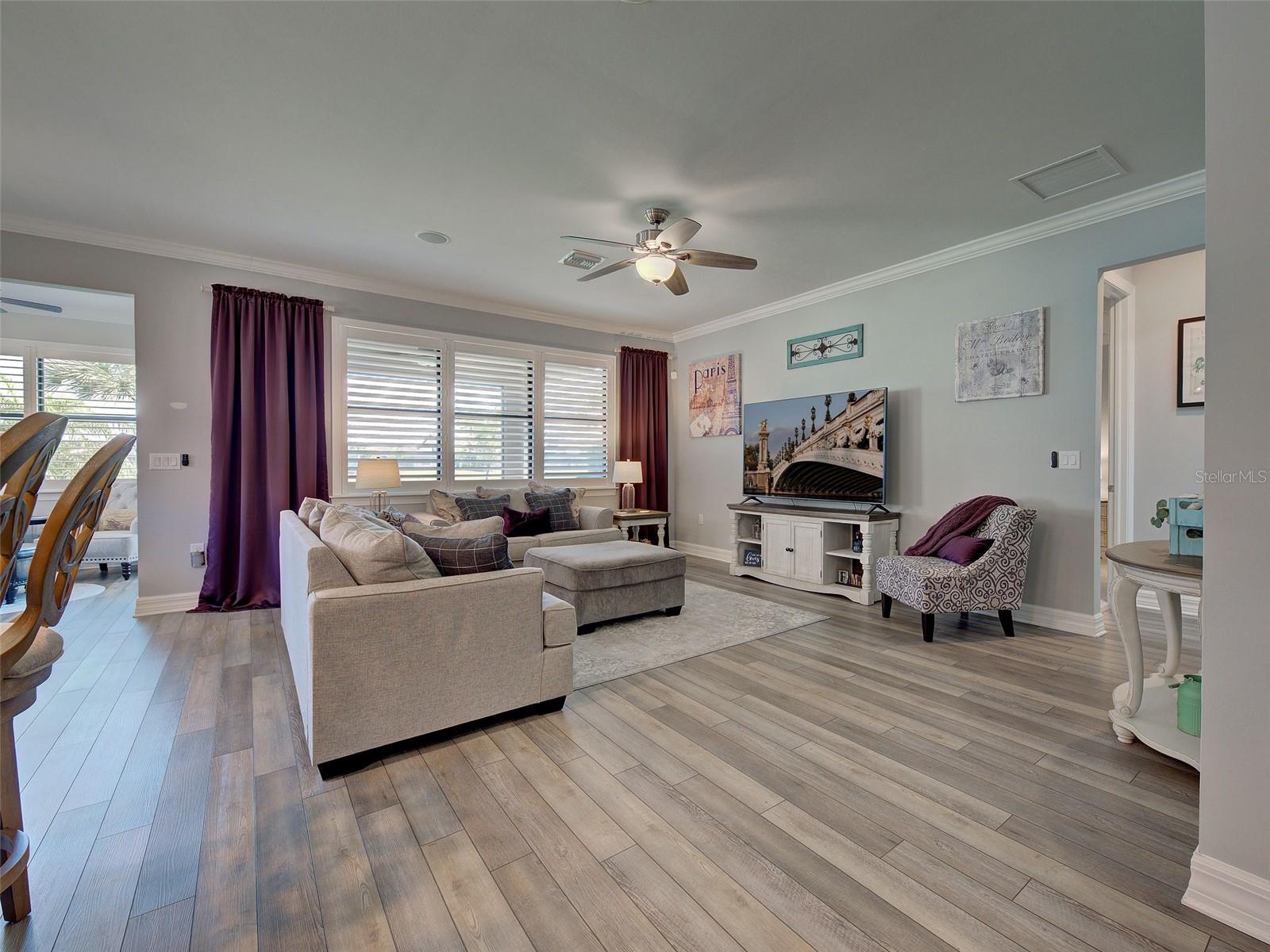 ISLANDWALK/THE WEST VLGS PH 8 - Residential