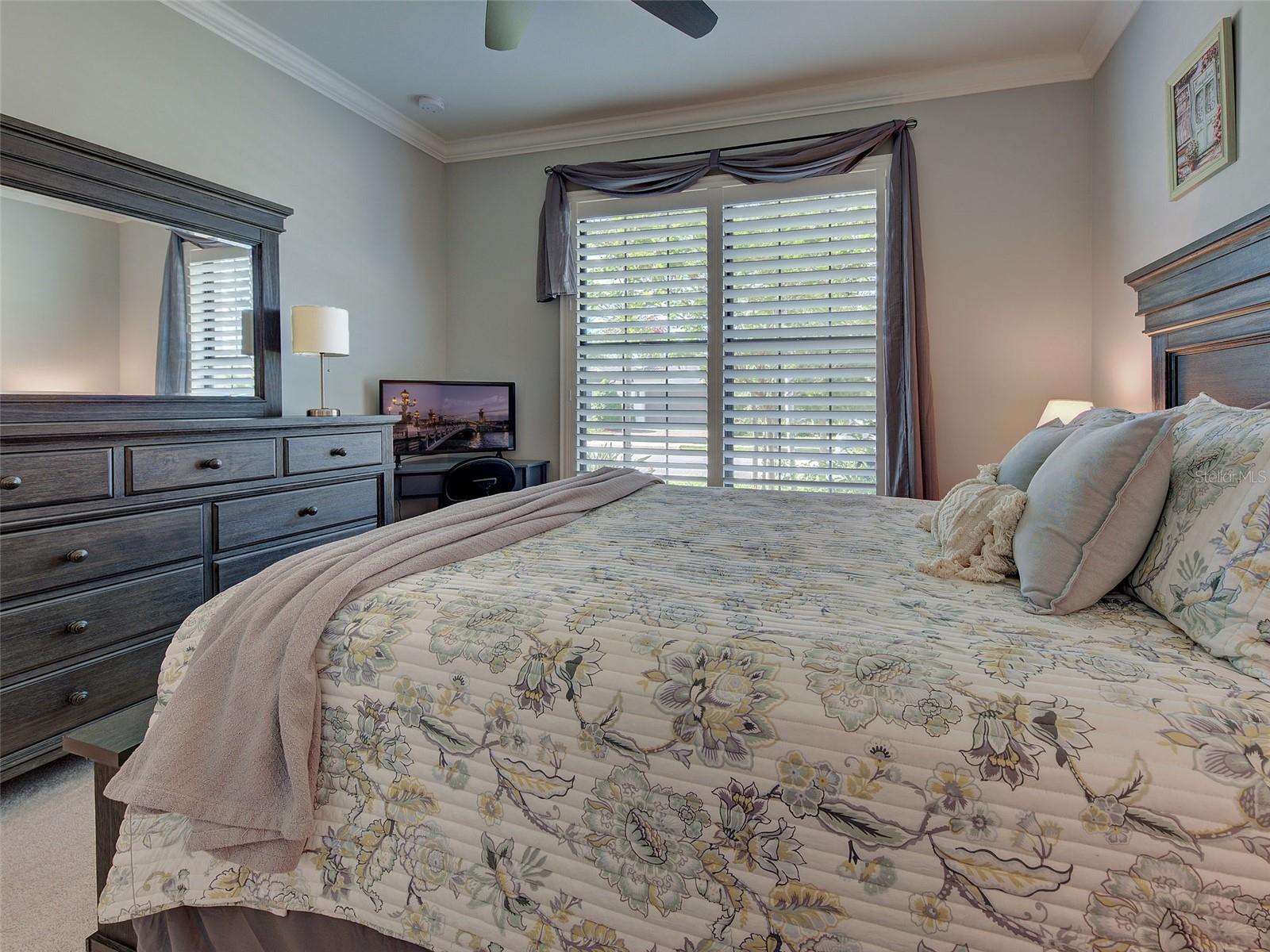 ISLANDWALK/THE WEST VLGS PH 8 - Residential