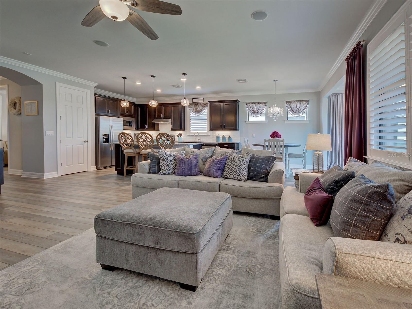 ISLANDWALK/THE WEST VLGS PH 8 - Residential