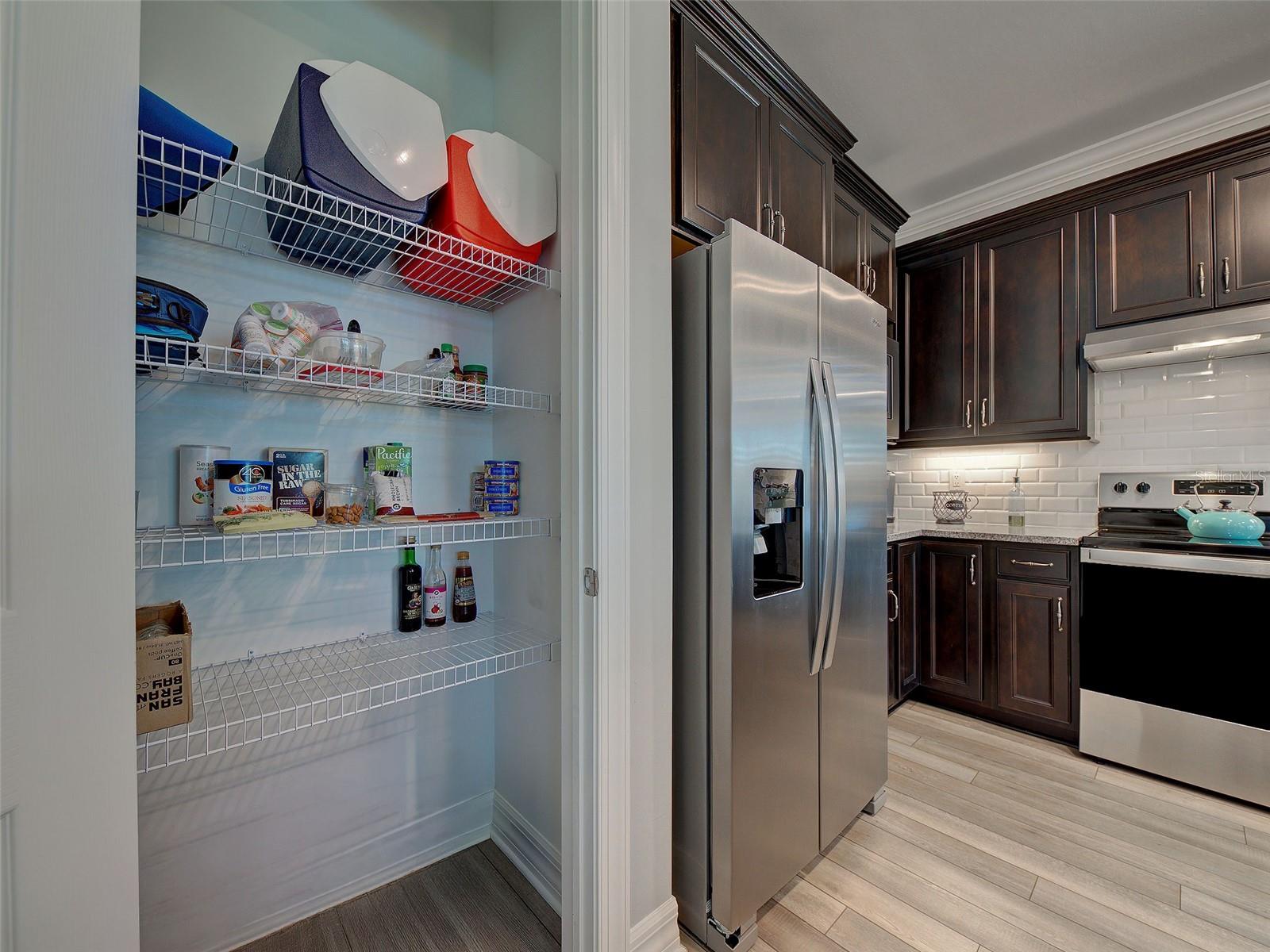 ISLANDWALK/THE WEST VLGS PH 8 - Residential