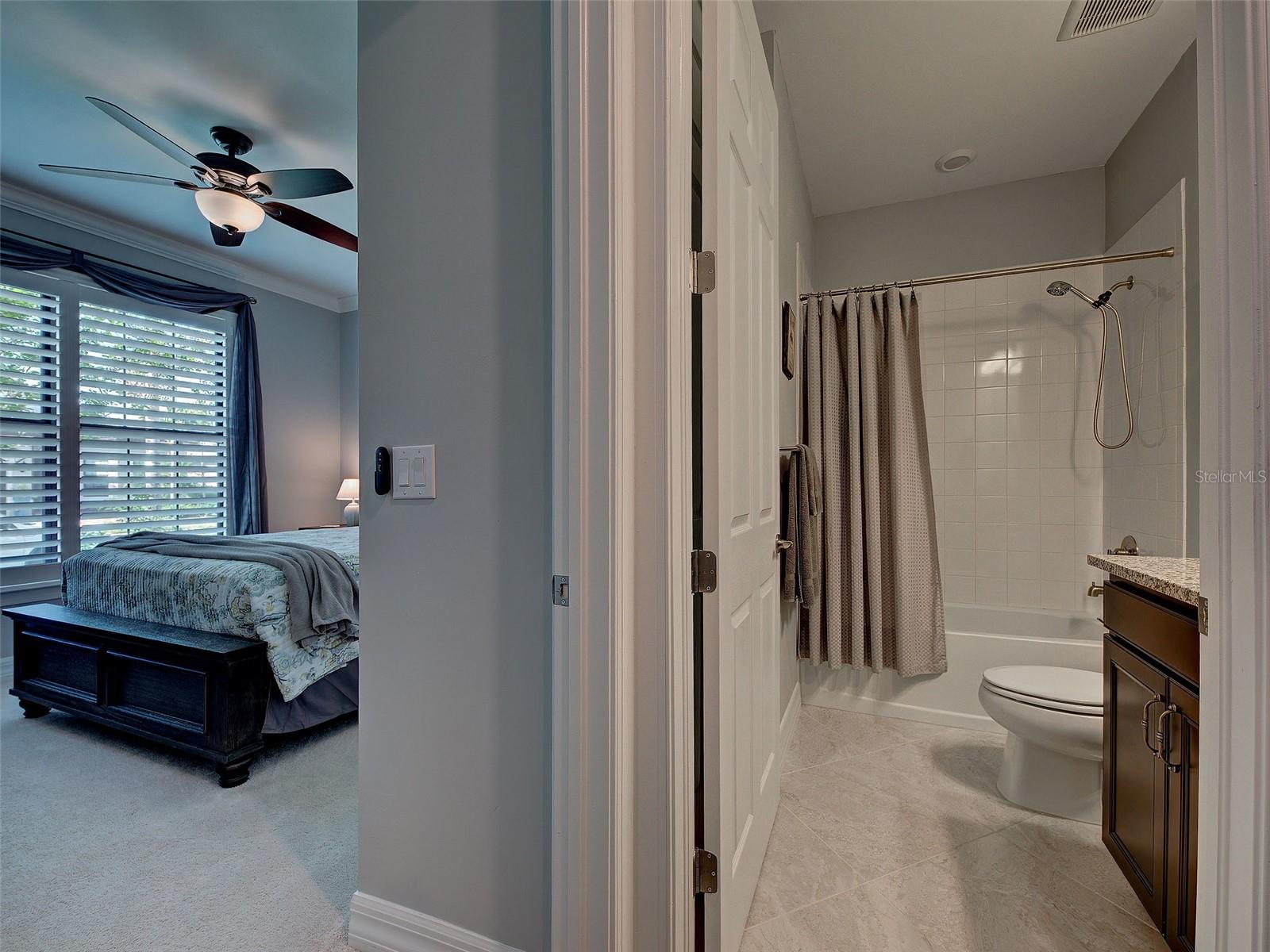 ISLANDWALK/THE WEST VLGS PH 8 - Residential