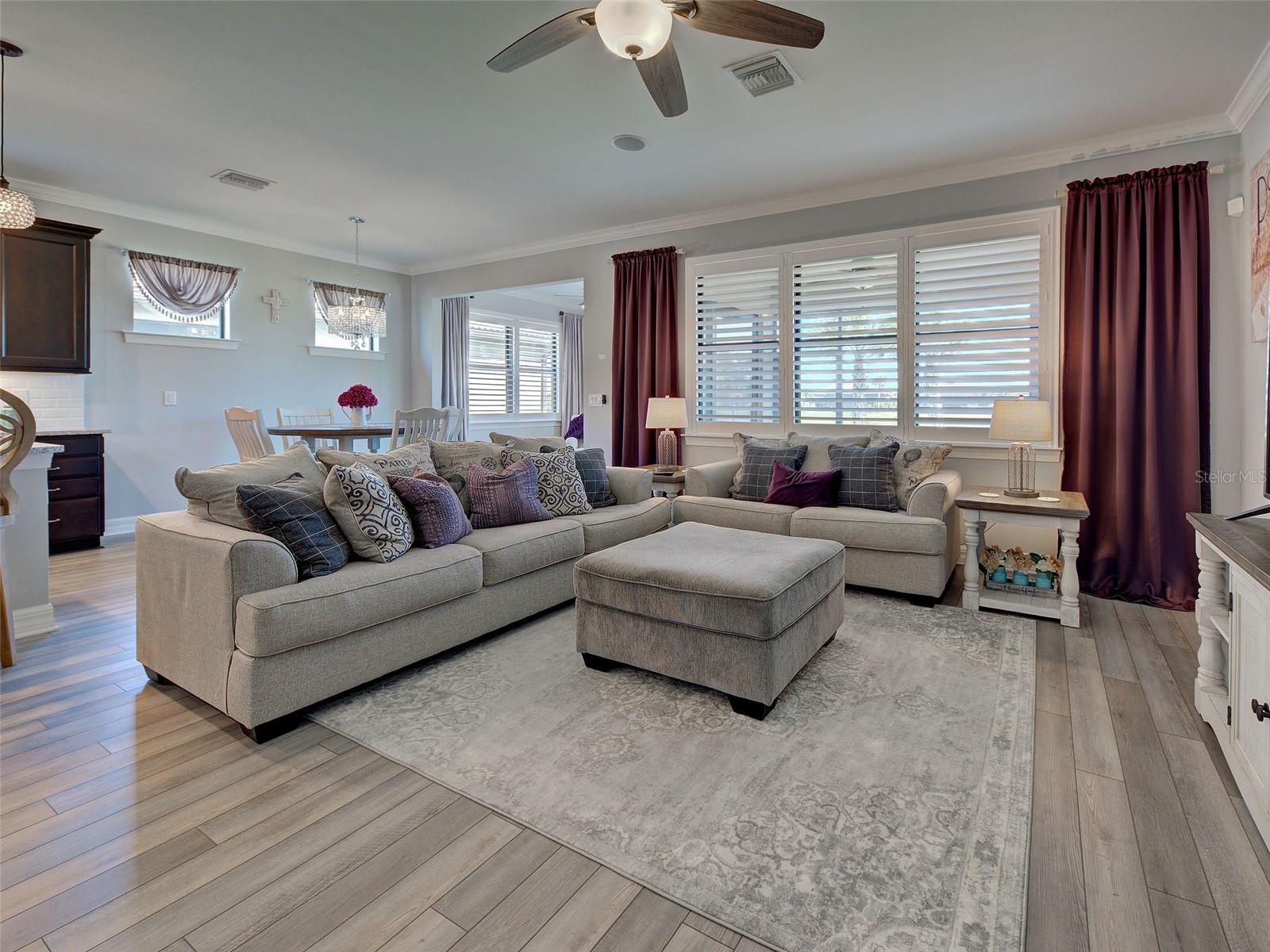 ISLANDWALK/THE WEST VLGS PH 8 - Residential