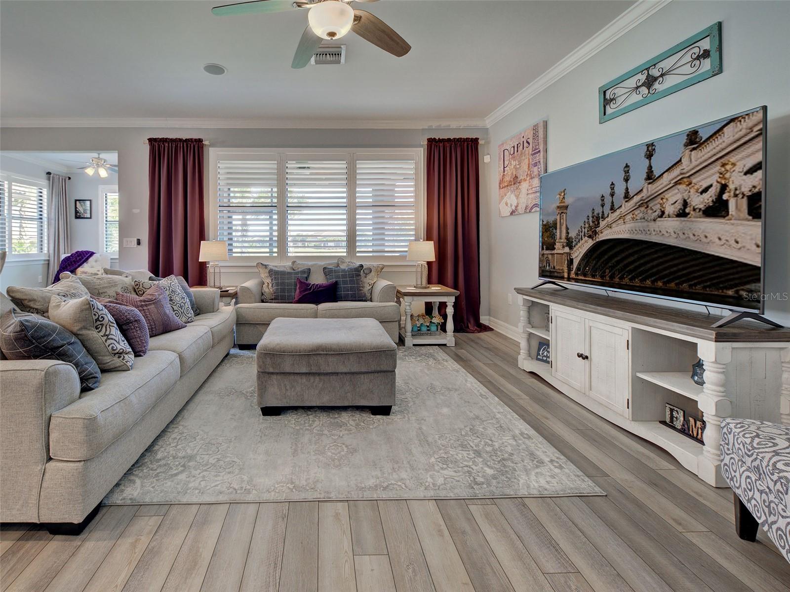 ISLANDWALK/THE WEST VLGS PH 8 - Residential