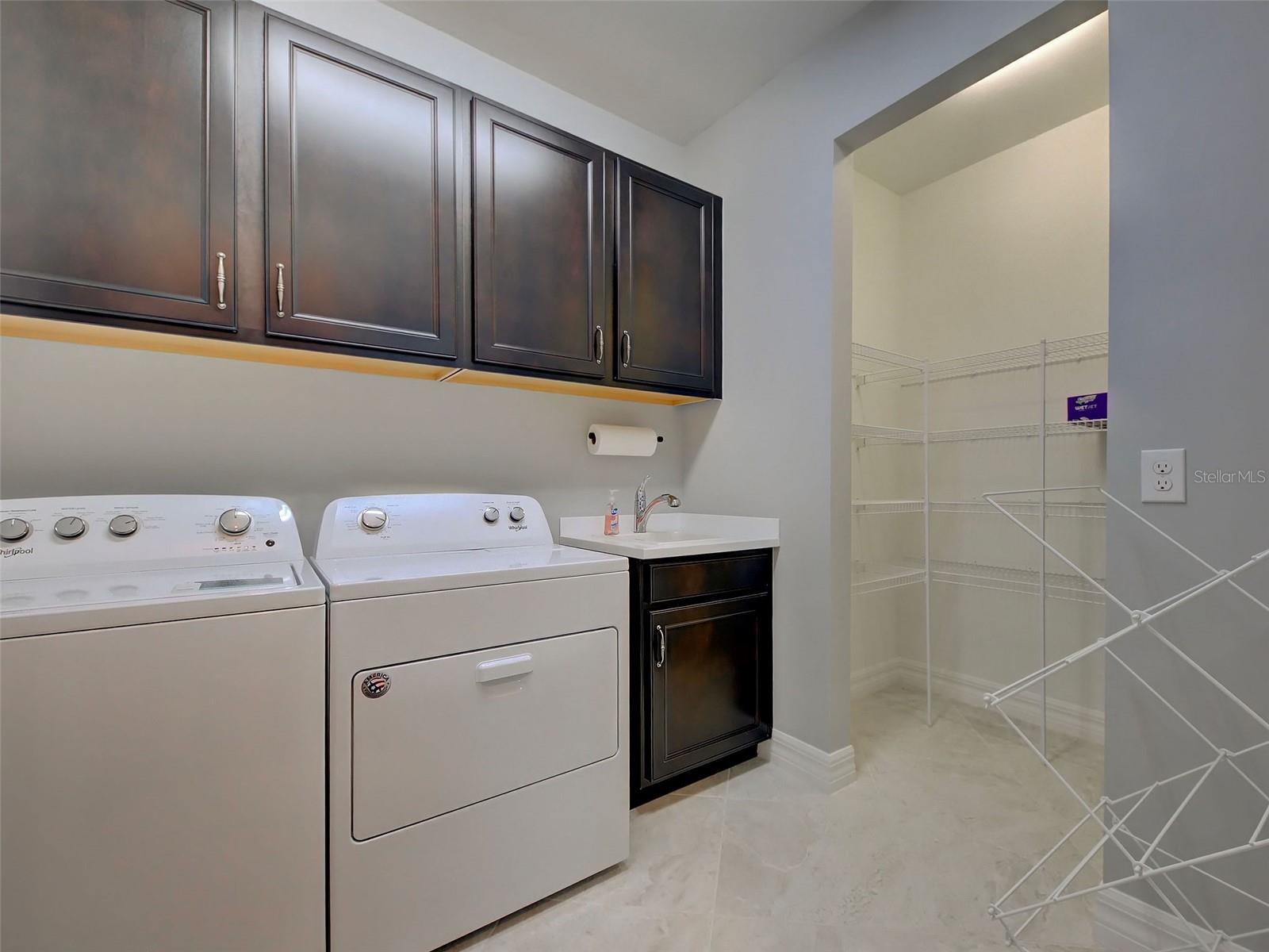 ISLANDWALK/THE WEST VLGS PH 8 - Residential