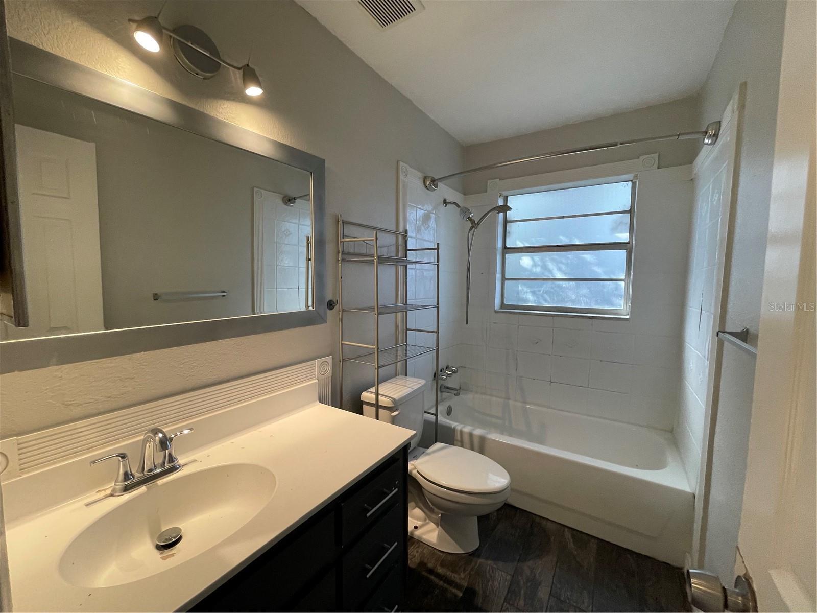 WOODLAWN PARK REV - Residential Lease