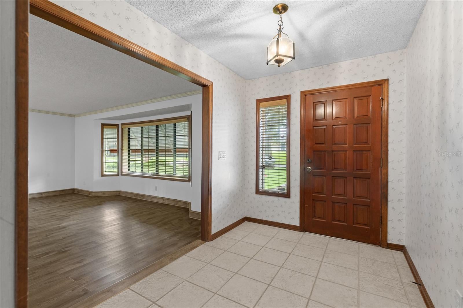 521 FERNWOOD DRIVE
