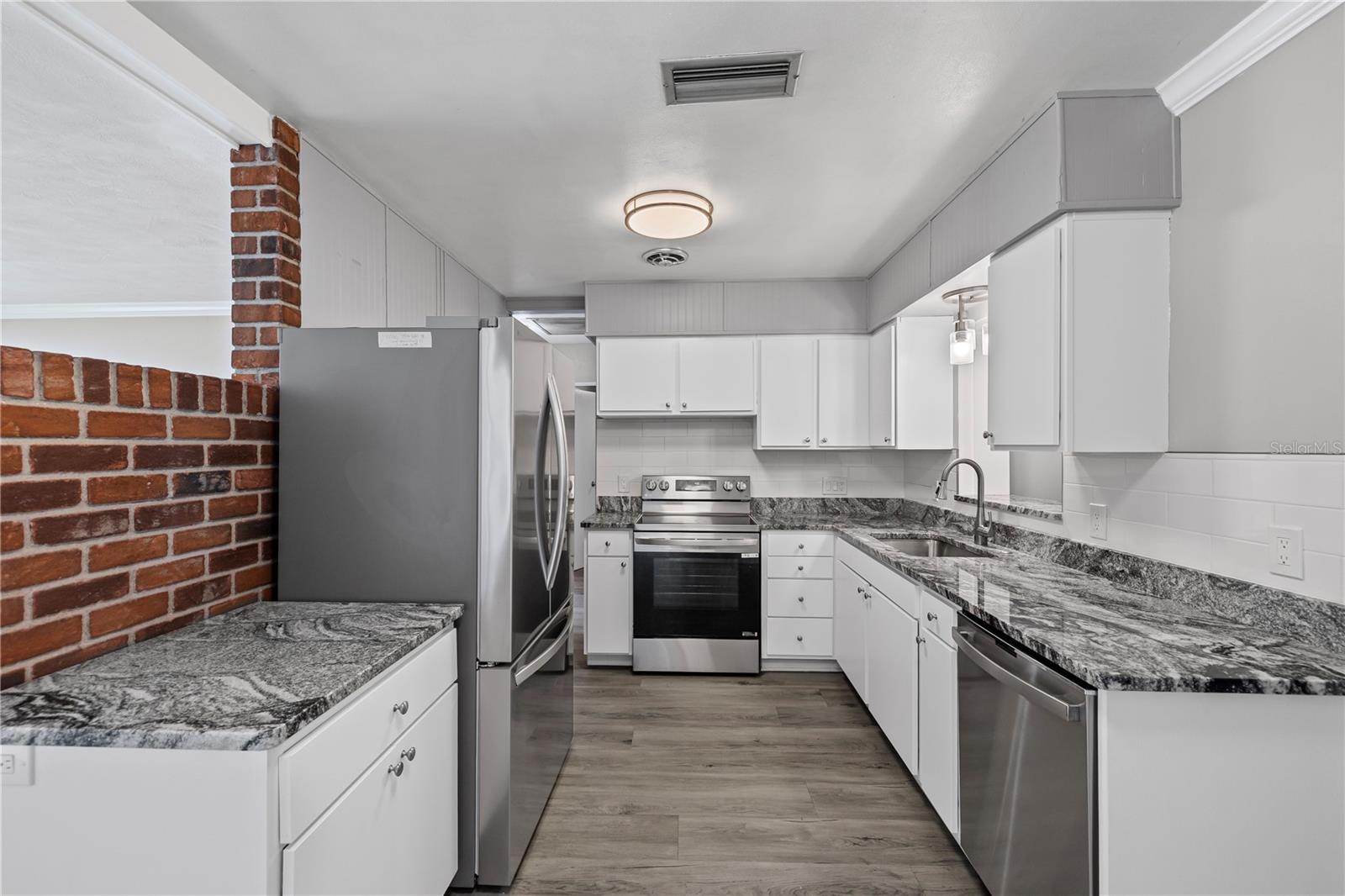 BAY PINES ESTATES - Residential