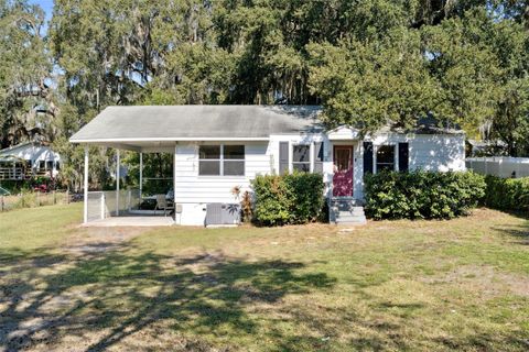 Photo of 10 Lucerne Circle, Leesburg, FL 34748 (MLS # G5104728)
