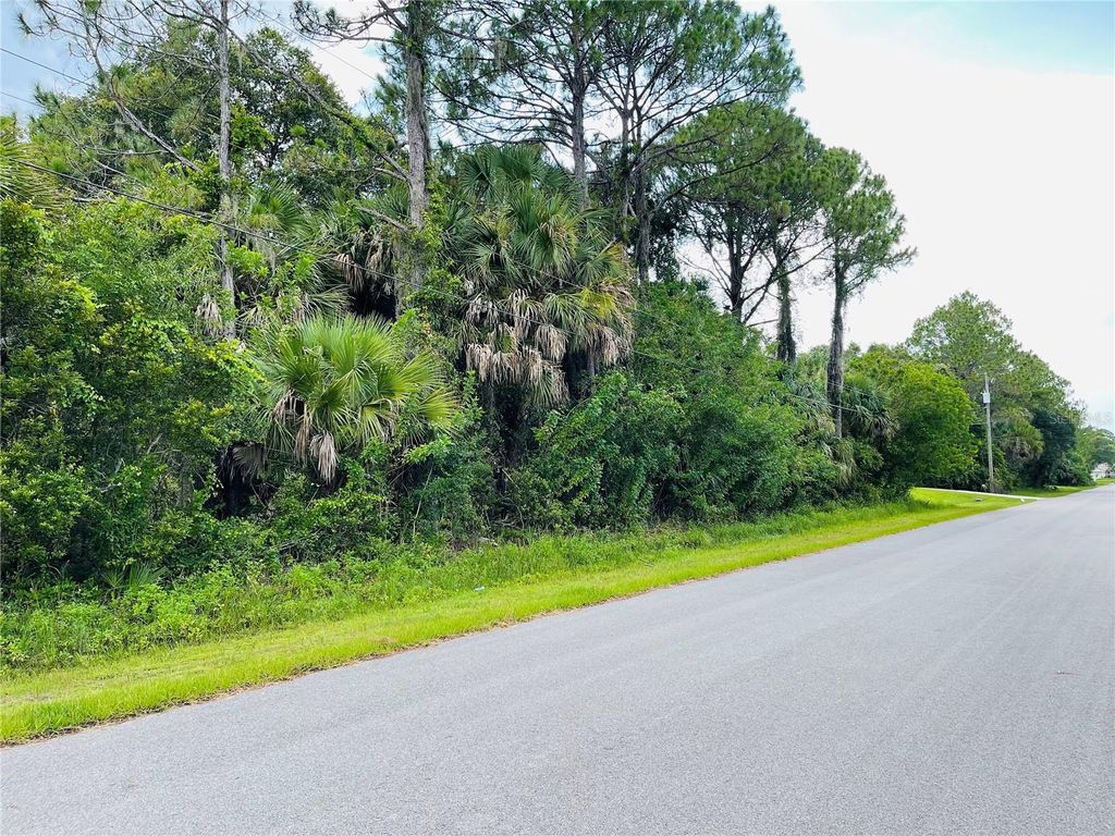 Photo of 28 Ashland Lane, North Port, FL 34286 (MLS # A4603062)