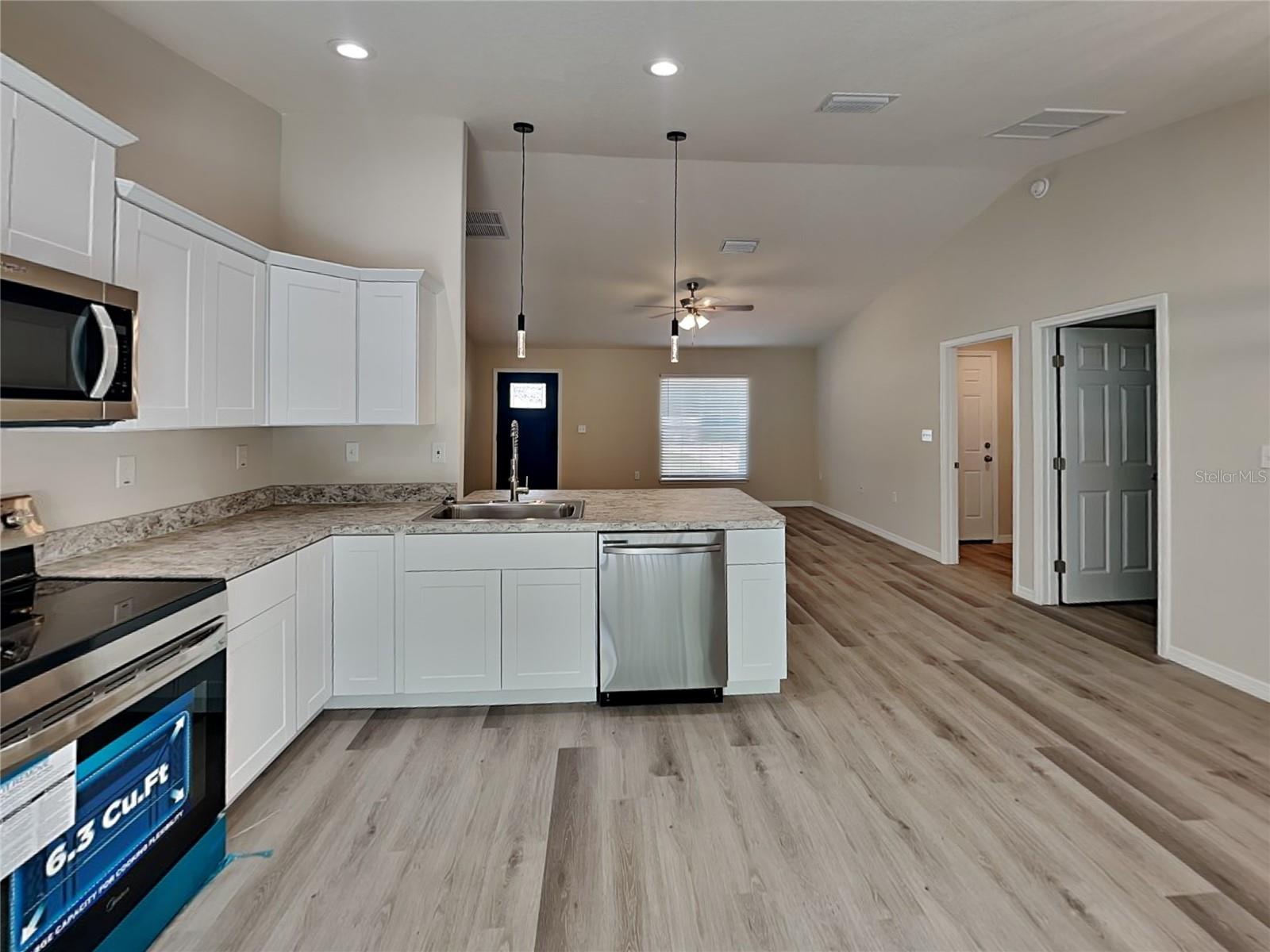 SILVER SPGS SHORES 09 - Residential Lease