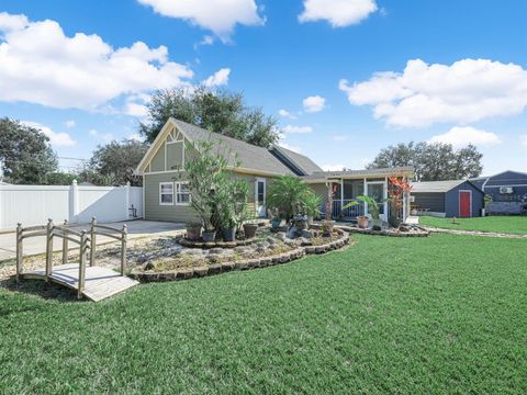 Photo of 607 Acacia Walk, Lake Wales, FL 33898 (MLS # P4937717)