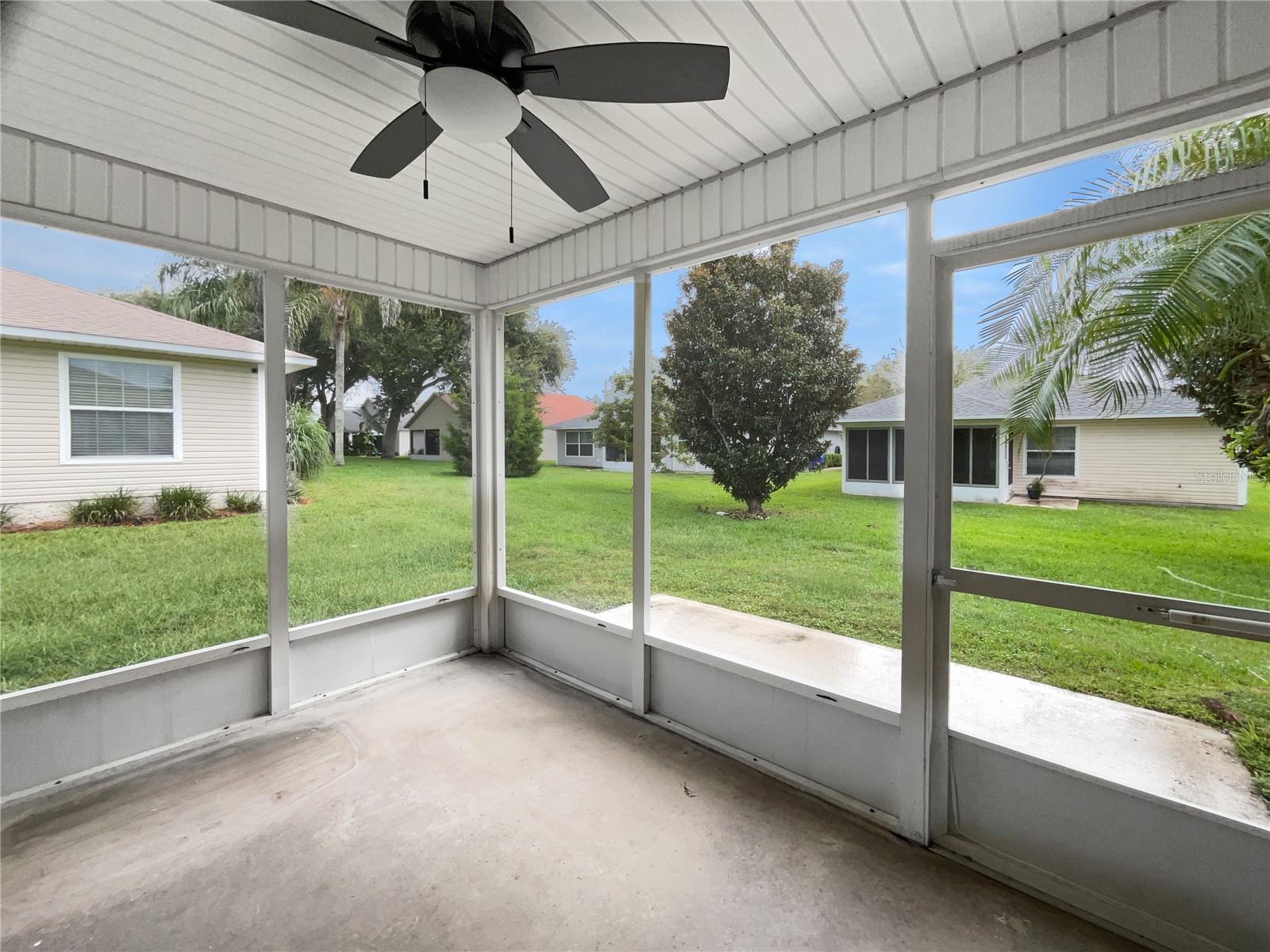 TAVARES LAKE SAUNDERS POINTE LT 01 - Residential