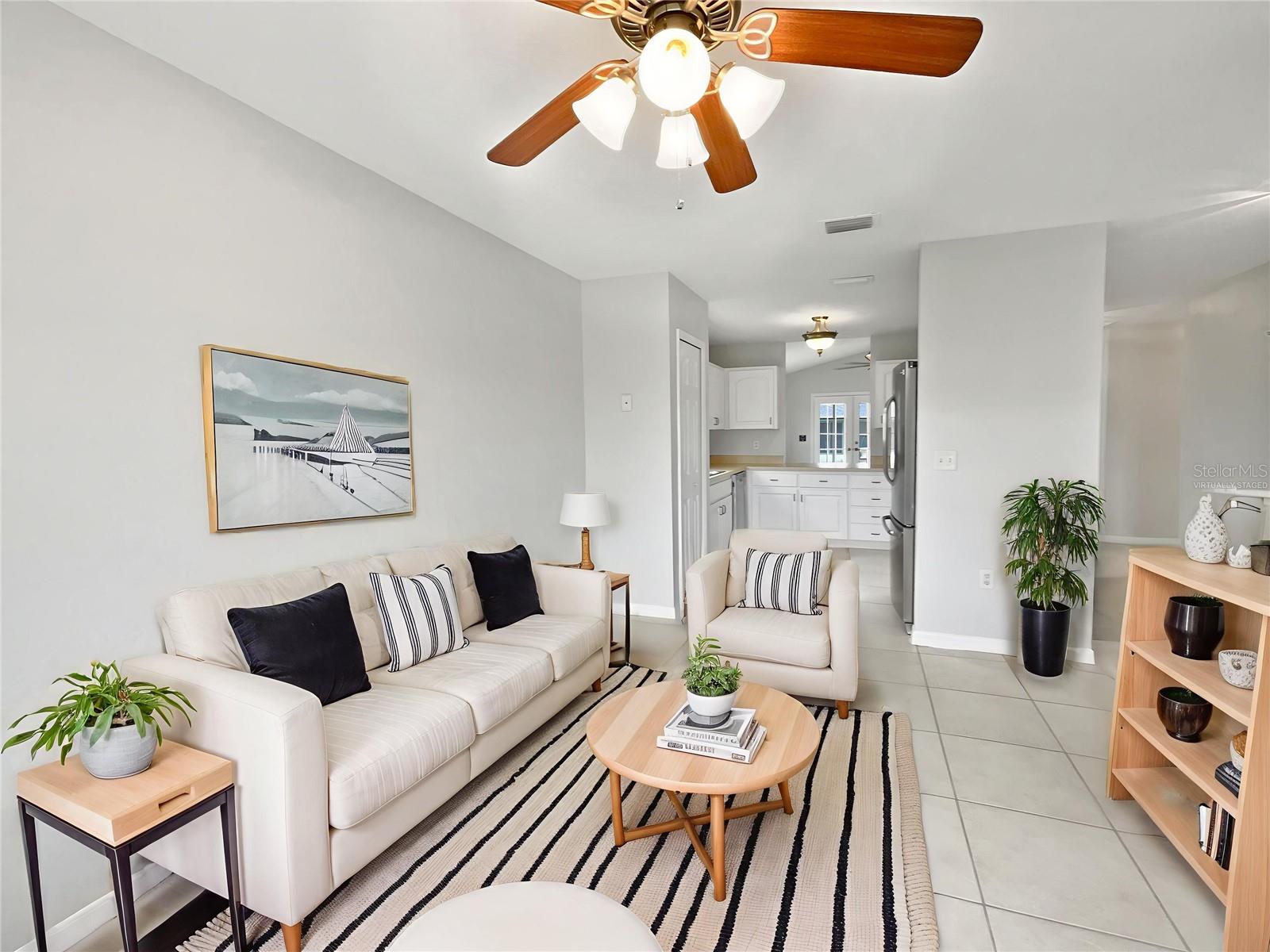 TAVARES LAKE SAUNDERS POINTE LT 01 - Residential