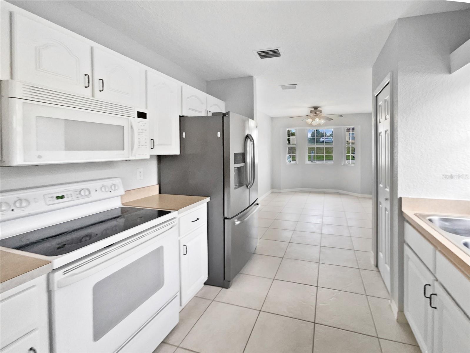 TAVARES LAKE SAUNDERS POINTE LT 01 - Residential