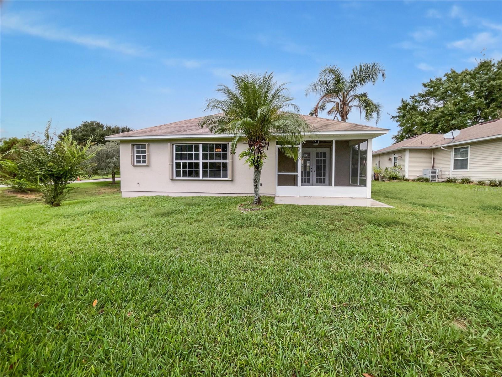 TAVARES LAKE SAUNDERS POINTE LT 01 - Residential