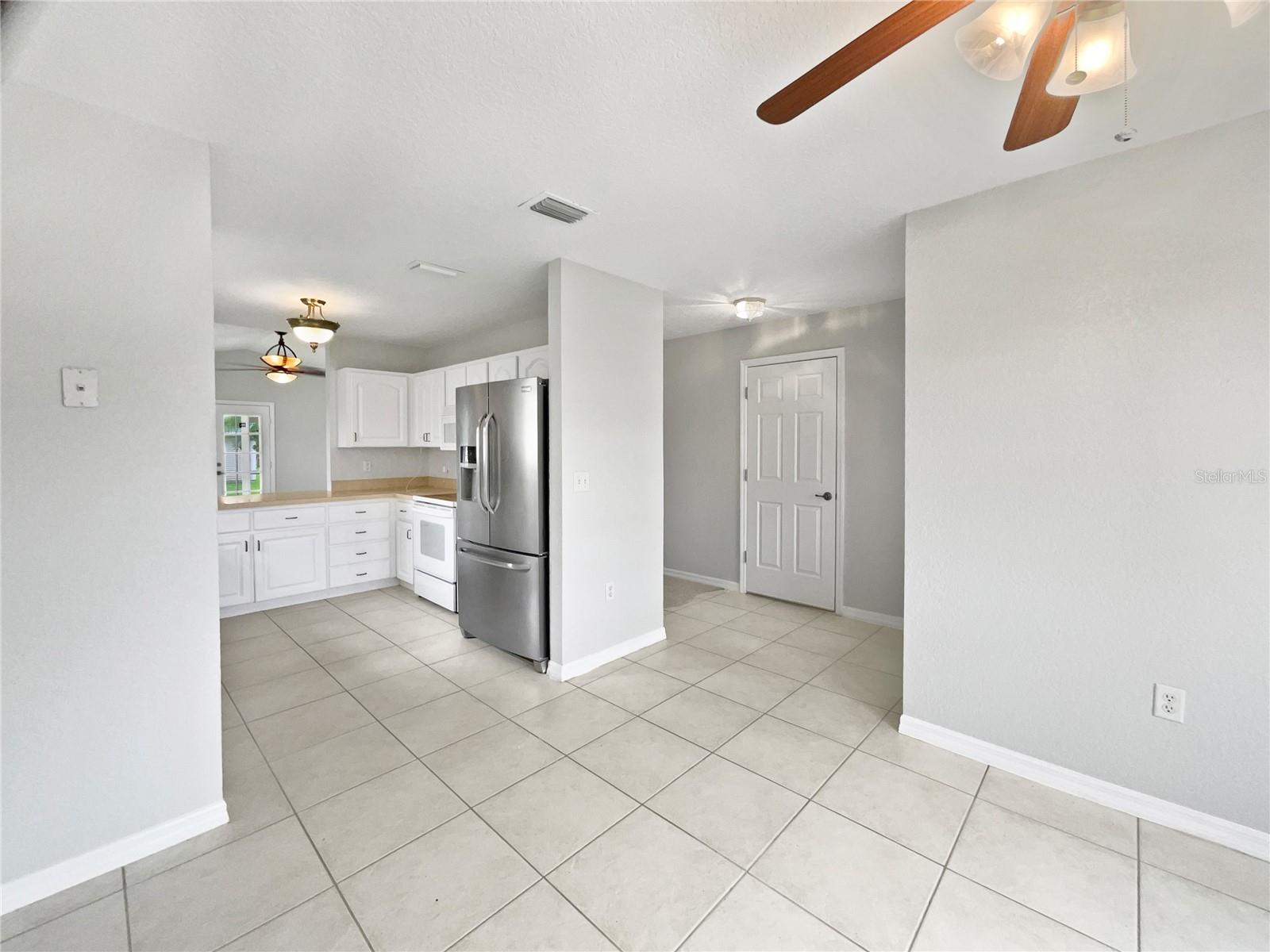 TAVARES LAKE SAUNDERS POINTE LT 01 - Residential