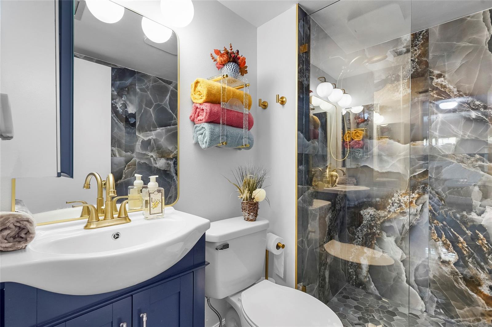 GLEN OAKS GARDEN APTS 3 - Residential