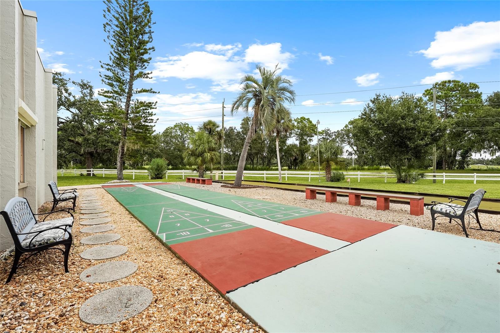 GLEN OAKS GARDEN APTS 3 - Residential