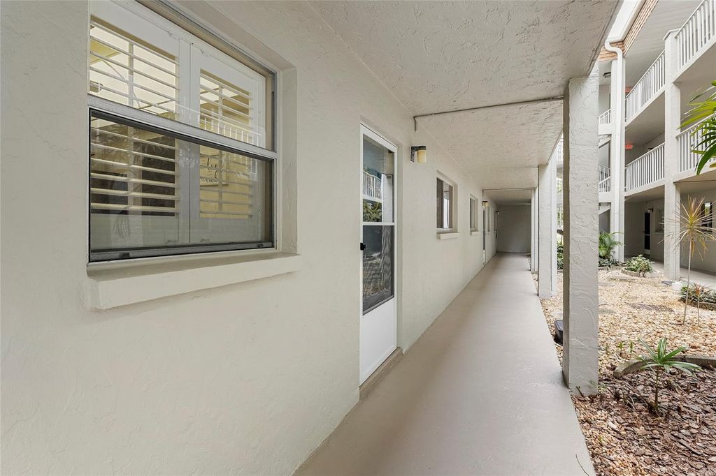 Photo of 1540 Glen Oaks Drive E #B134, Sarasota, FL 34232 (MLS # A4664941)