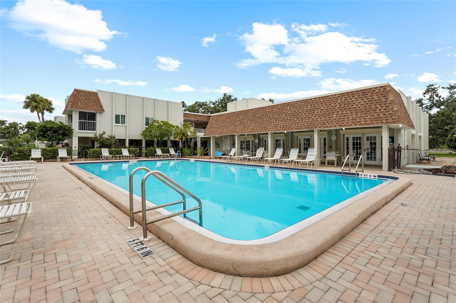 GLEN OAKS GARDEN APTS 3 - Residential