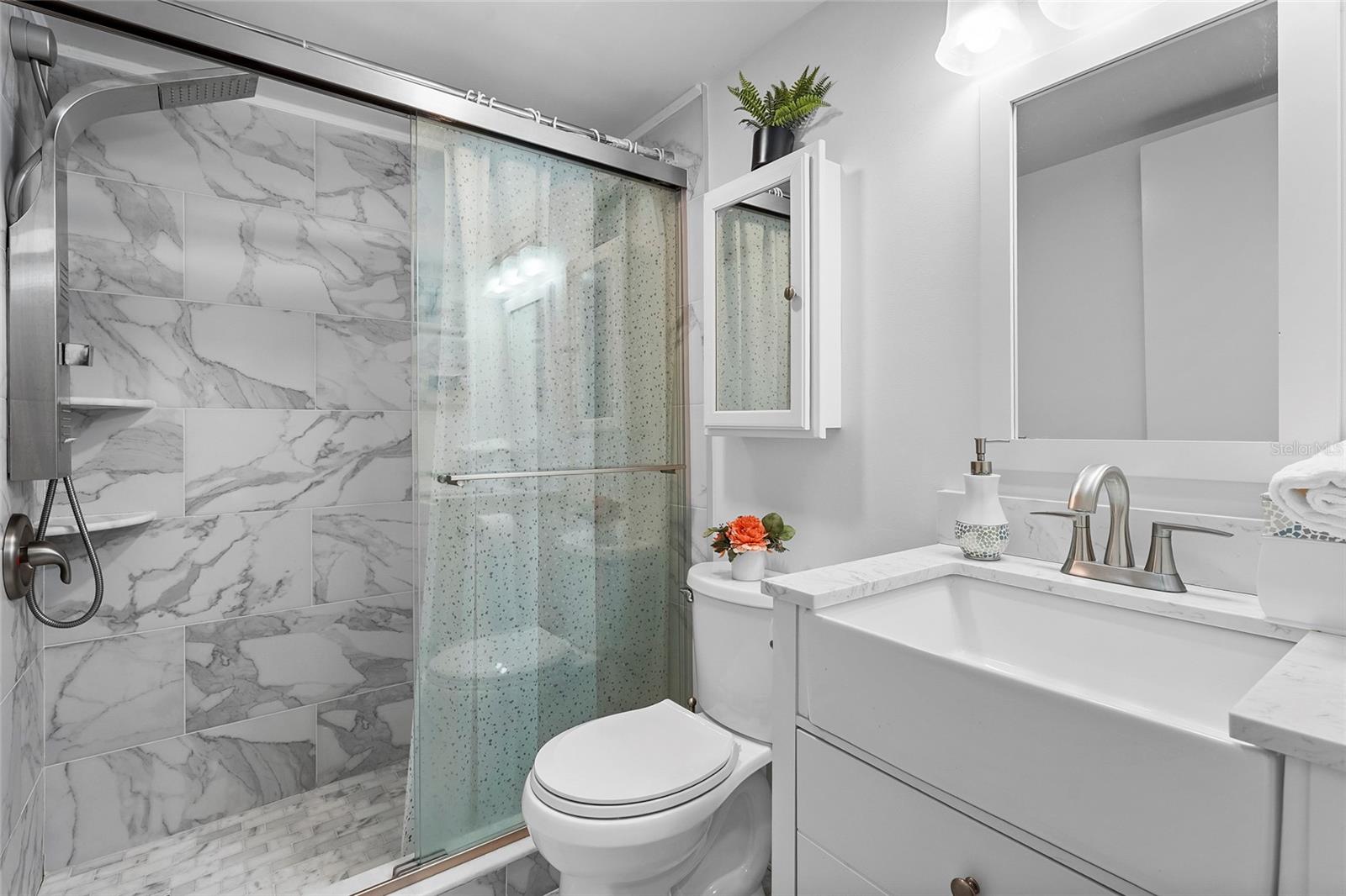 GLEN OAKS GARDEN APTS 3 - Residential