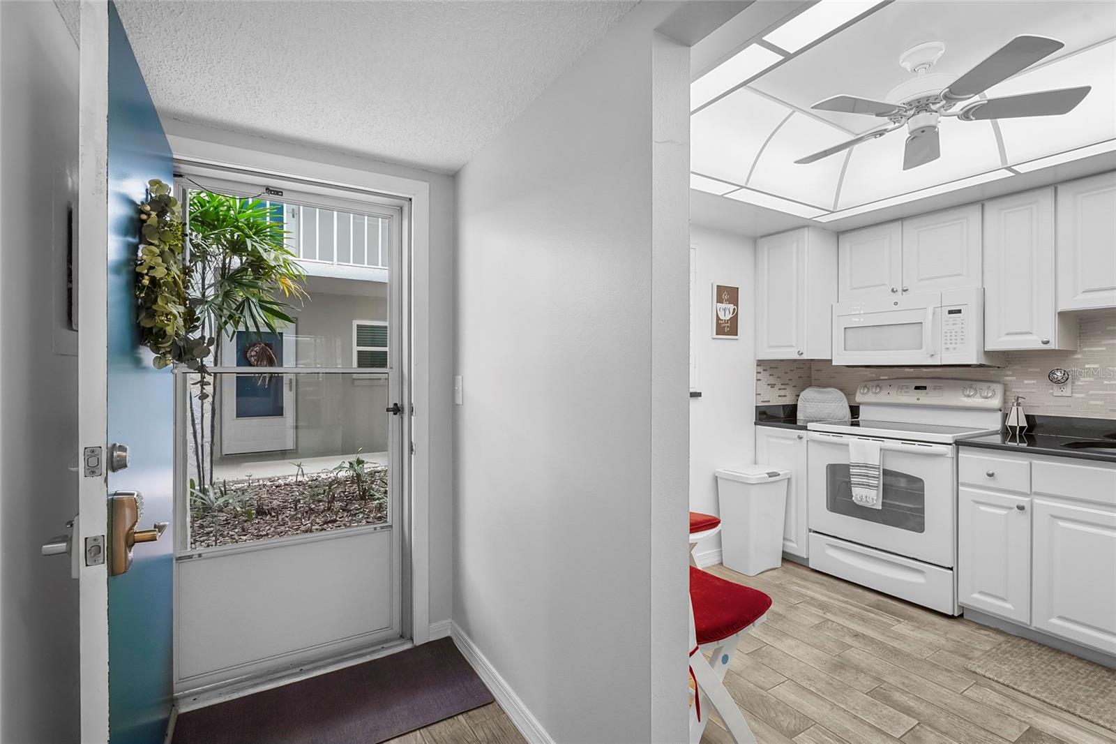 GLEN OAKS GARDEN APTS 3 - Residential