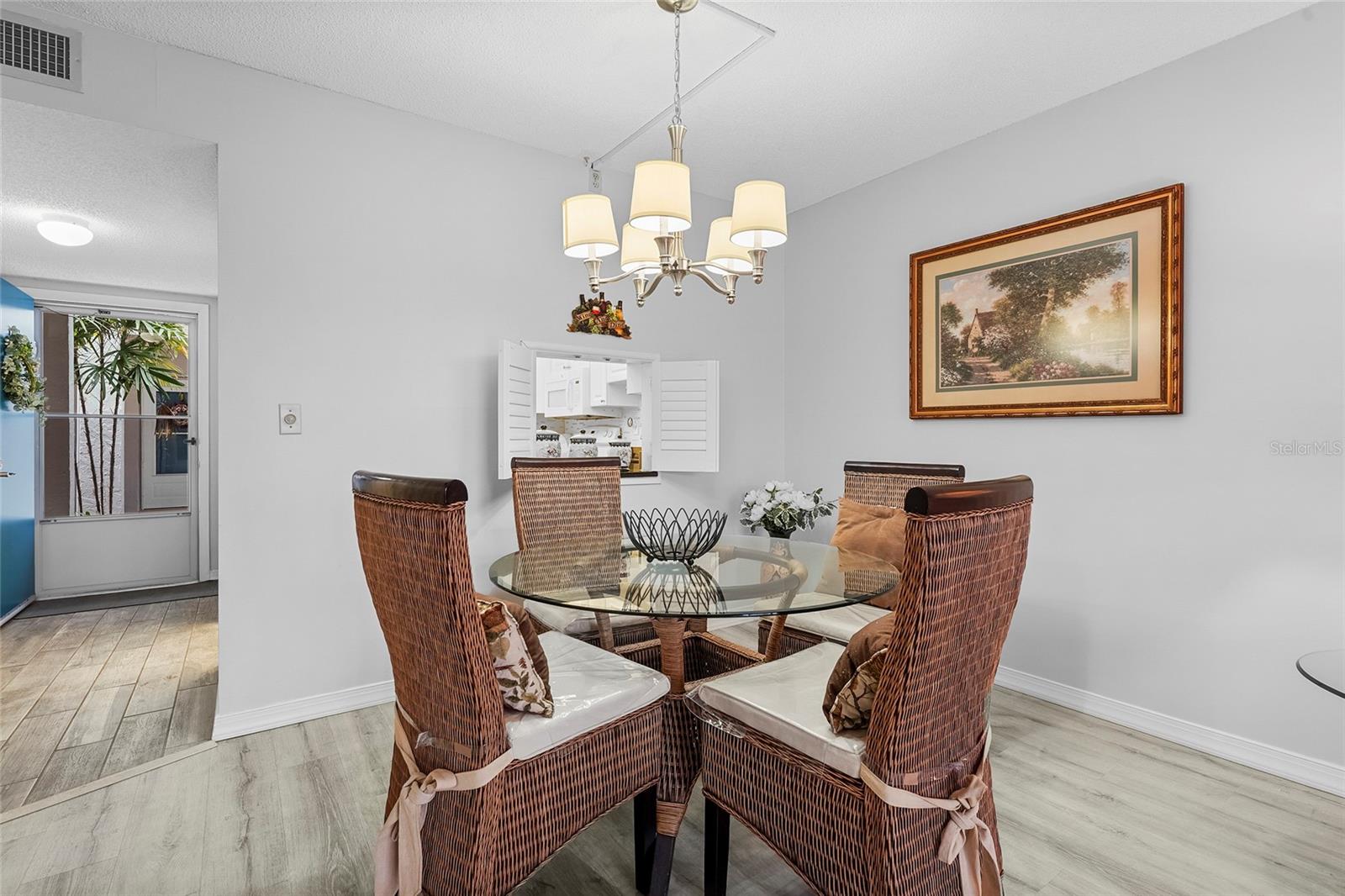 GLEN OAKS GARDEN APTS 3 - Residential