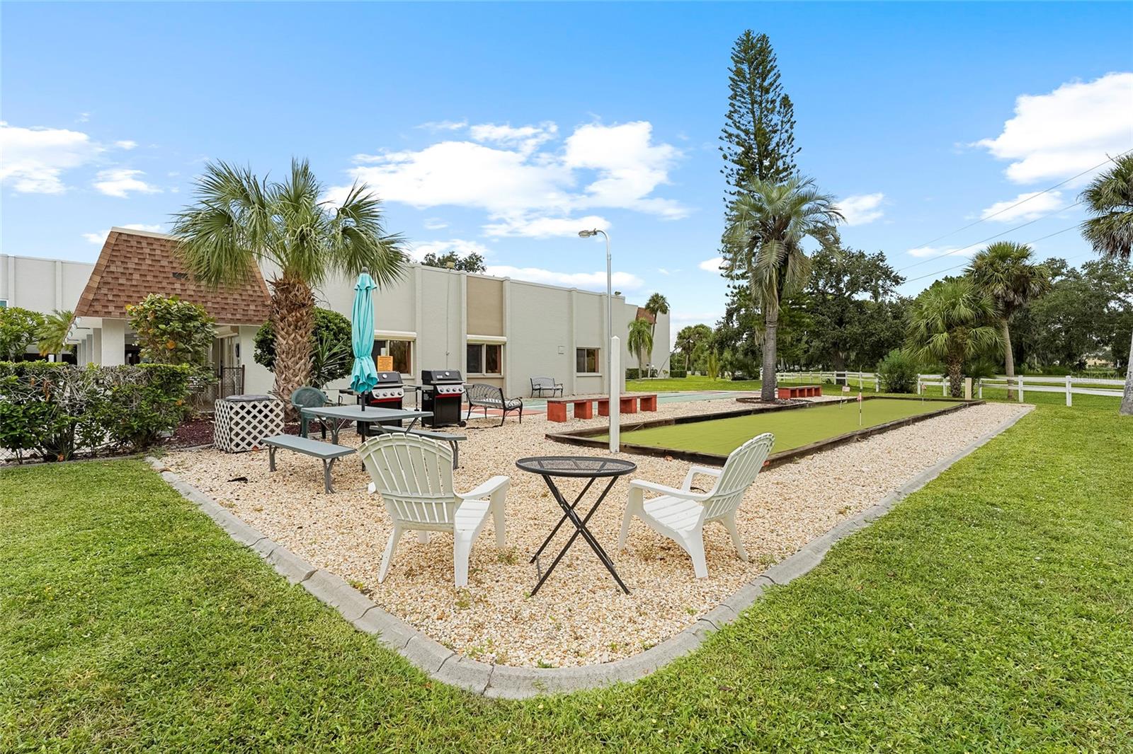 GLEN OAKS GARDEN APTS 3 - Residential