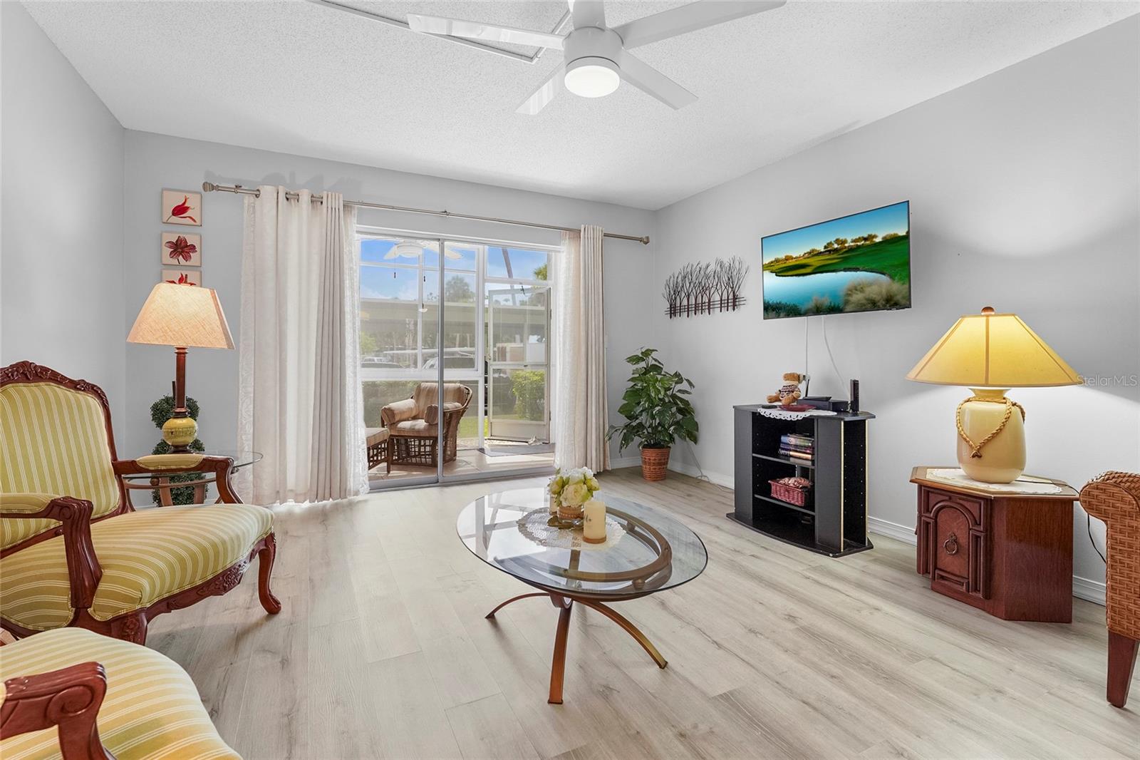 1540 GLEN OAKS DRIVE E B134