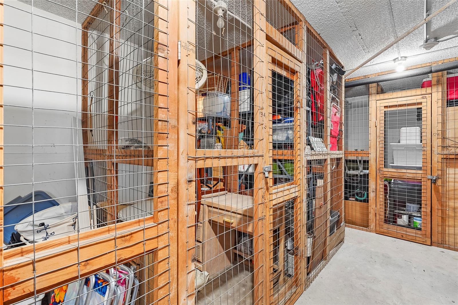 GLEN OAKS GARDEN APTS 3 - Residential