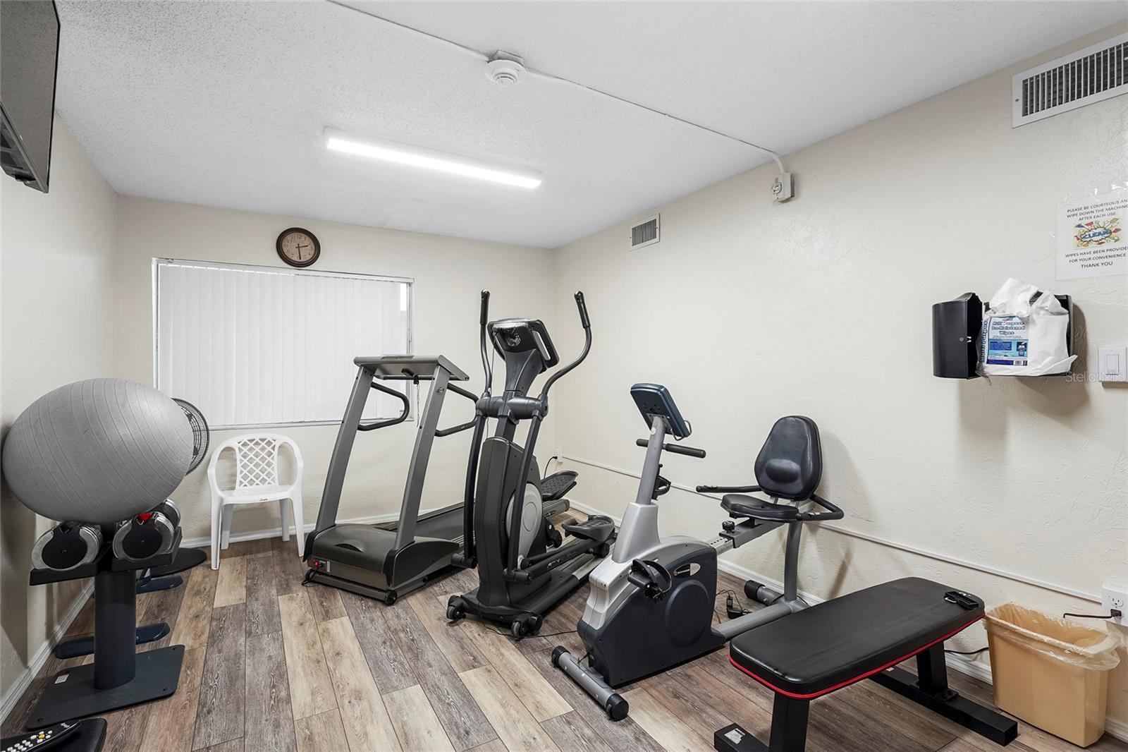 GLEN OAKS GARDEN APTS 3 - Residential