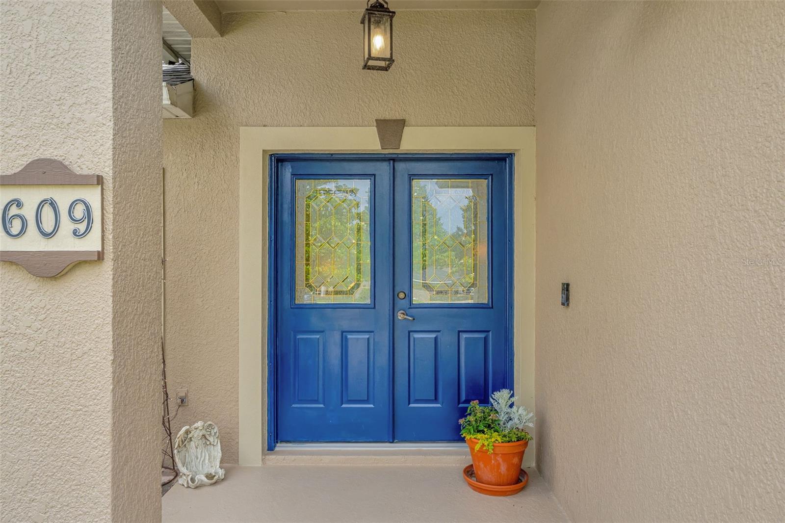 609 WESTVIEW DRIVE