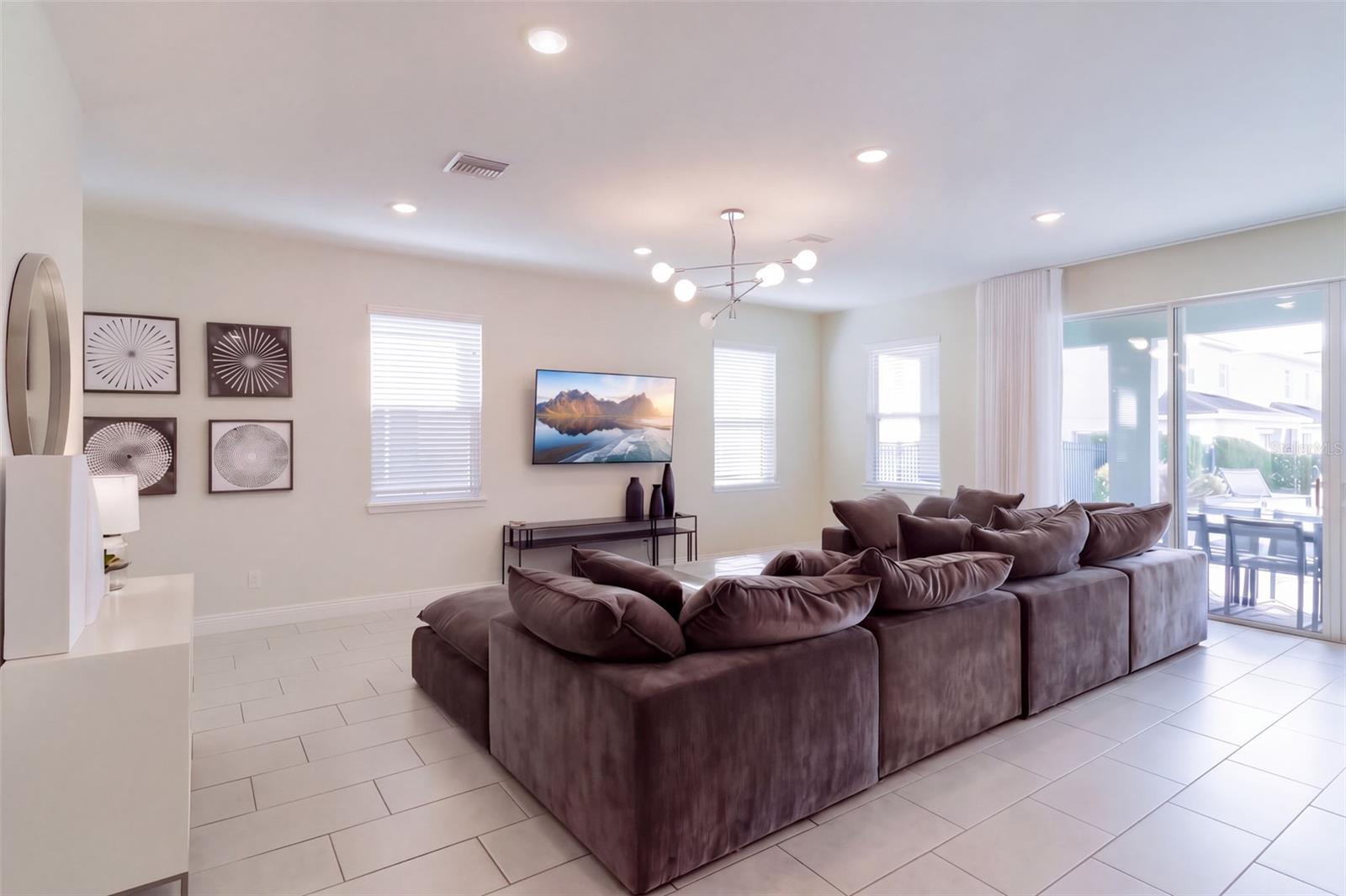 7779 WESTLAND DRIVE