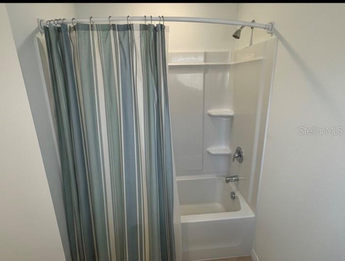 ARTISAN LAKES EDGESTONE NORTH PH I & II - Residential Lease