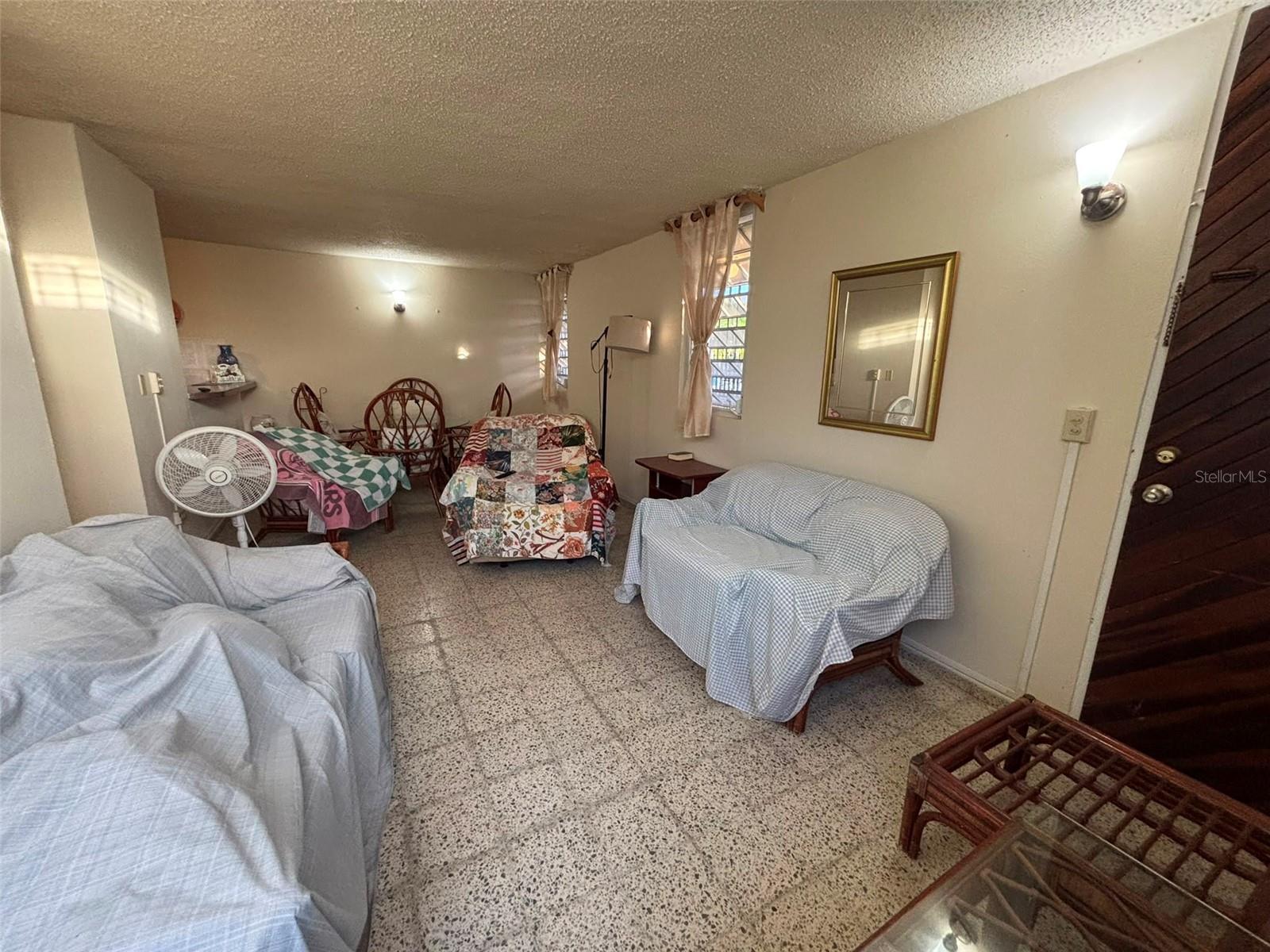 689 Cancer St VENUS GARDENS