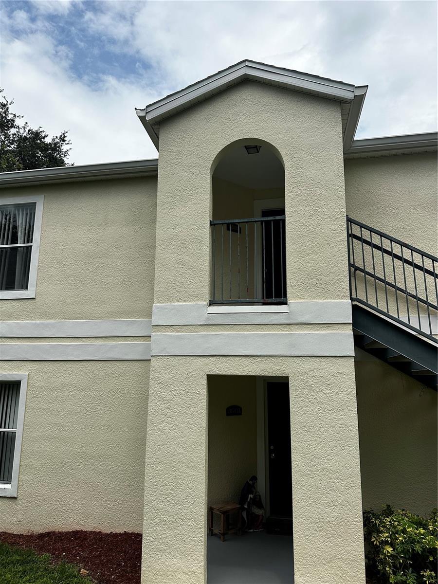 Spacious 3-bedroom, 2-bath condo available for long-term rental in the Grand Palms community of Kissimmee. This fully furnished corner unit features an open floor plan, updated vinyl flooring, and a well-equipped kitchen with full appliances. The condo also includes in-unit laundry and plenty of natural light throughout. Community amenities include a swimming pool, fitness center, and tennis courts. Conveniently located just minutes from Disney, shopping, dining, and major highways. Ready for immediate occupancy—perfect for those seeking comfort and convenience in a prime location.