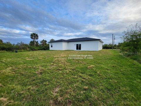 A home in PORT CHARLOTTE