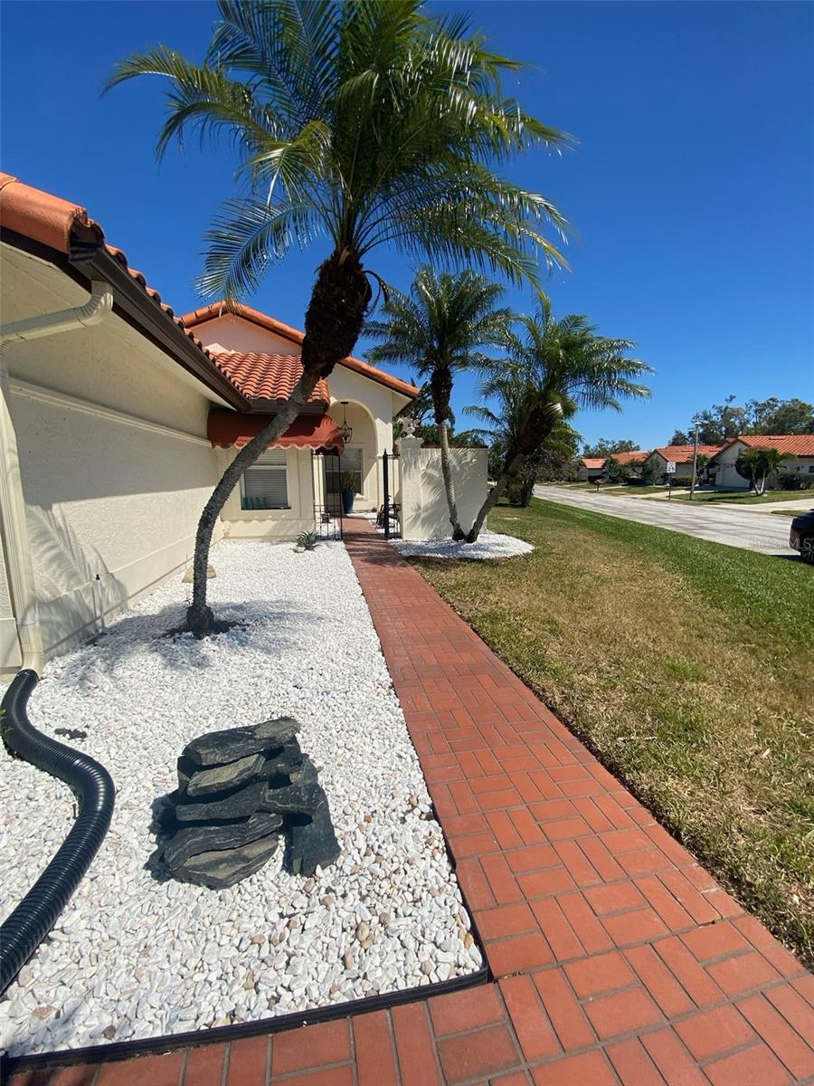 4989 CLUBVIEW COURT E