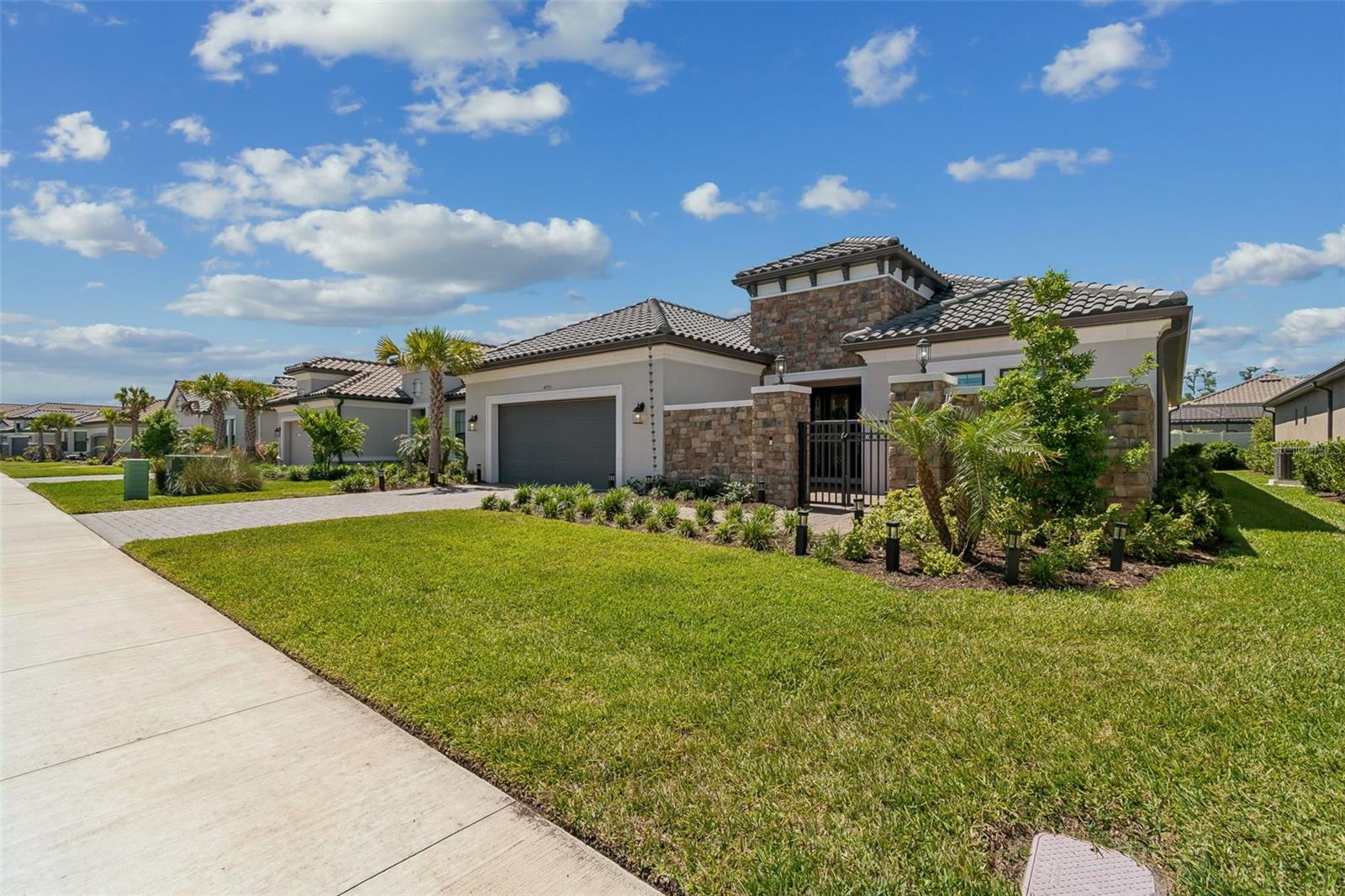 ESPLANADE/WIREGRASS RANCH PH - Residential