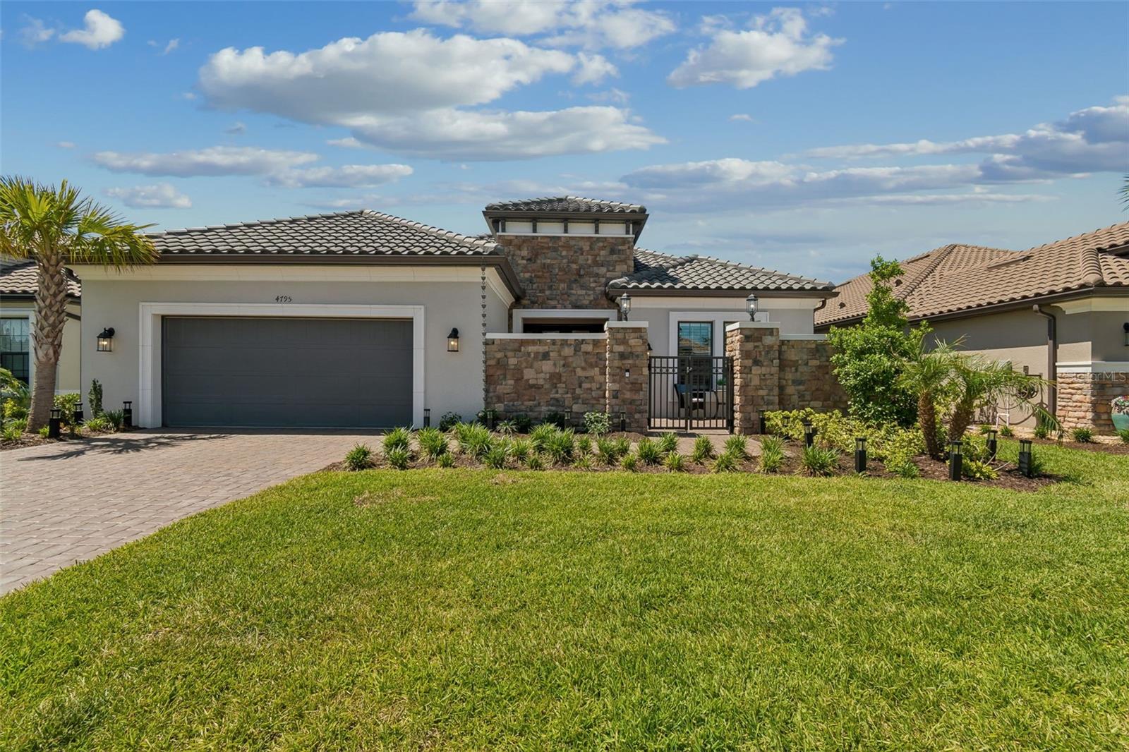 ESPLANADE/WIREGRASS RANCH PH - Residential
