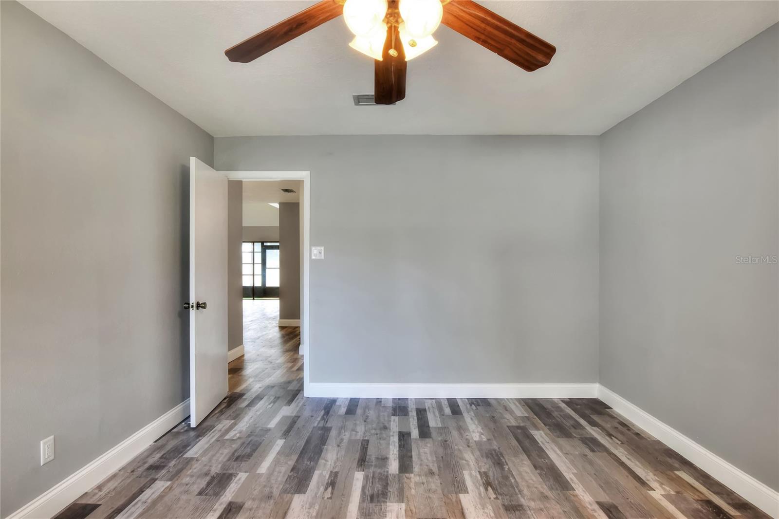 CREEK WOODS A CONDO IN IMPERIALAKES PH 02 SEC 03 - Residential