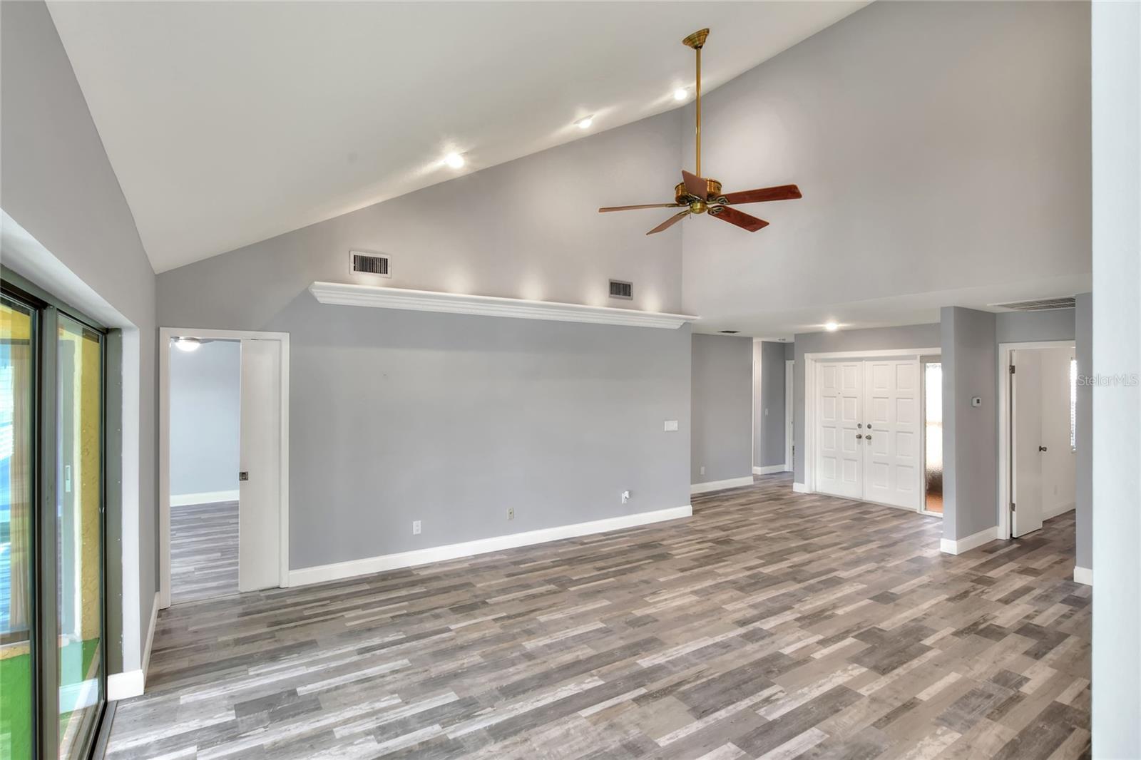 CREEK WOODS A CONDO IN IMPERIALAKES PH 02 SEC 03 - Residential