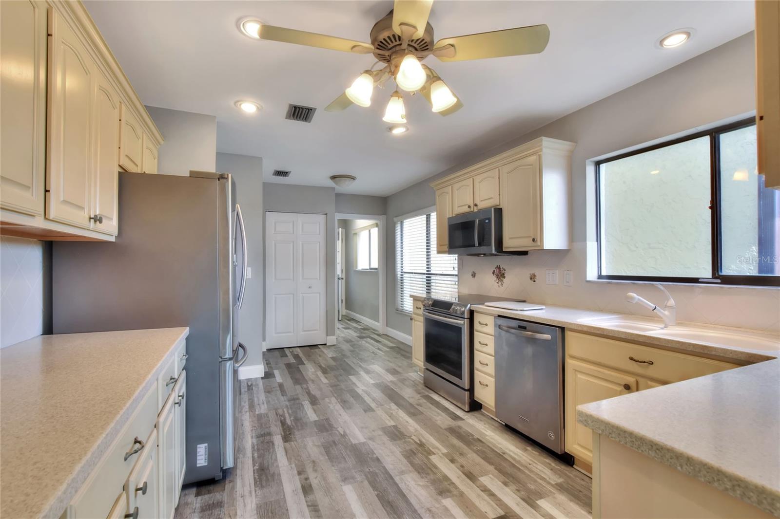 CREEK WOODS A CONDO IN IMPERIALAKES PH 02 SEC 03 - Residential