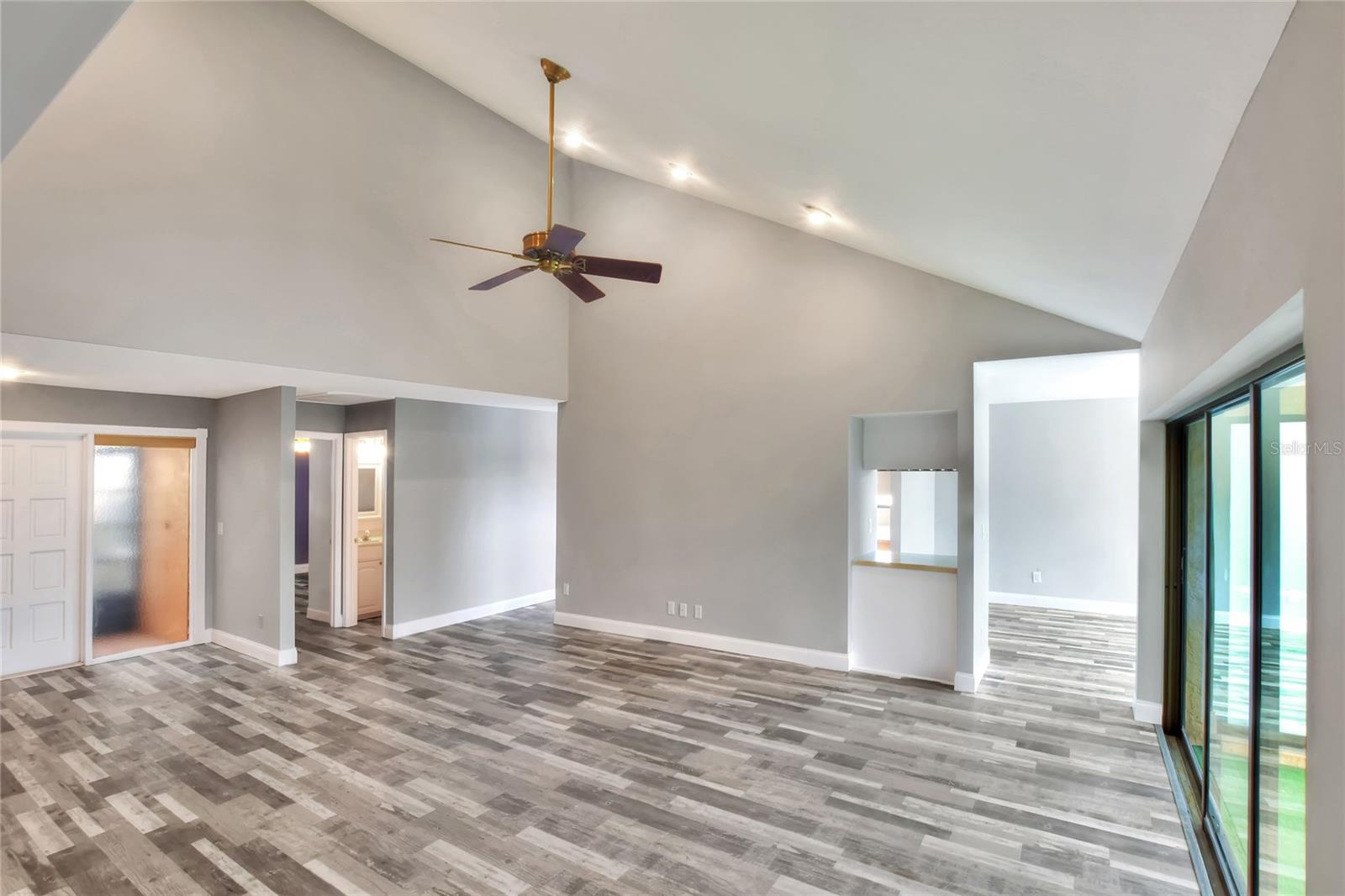 CREEK WOODS A CONDO IN IMPERIALAKES PH 02 SEC 03 - Residential