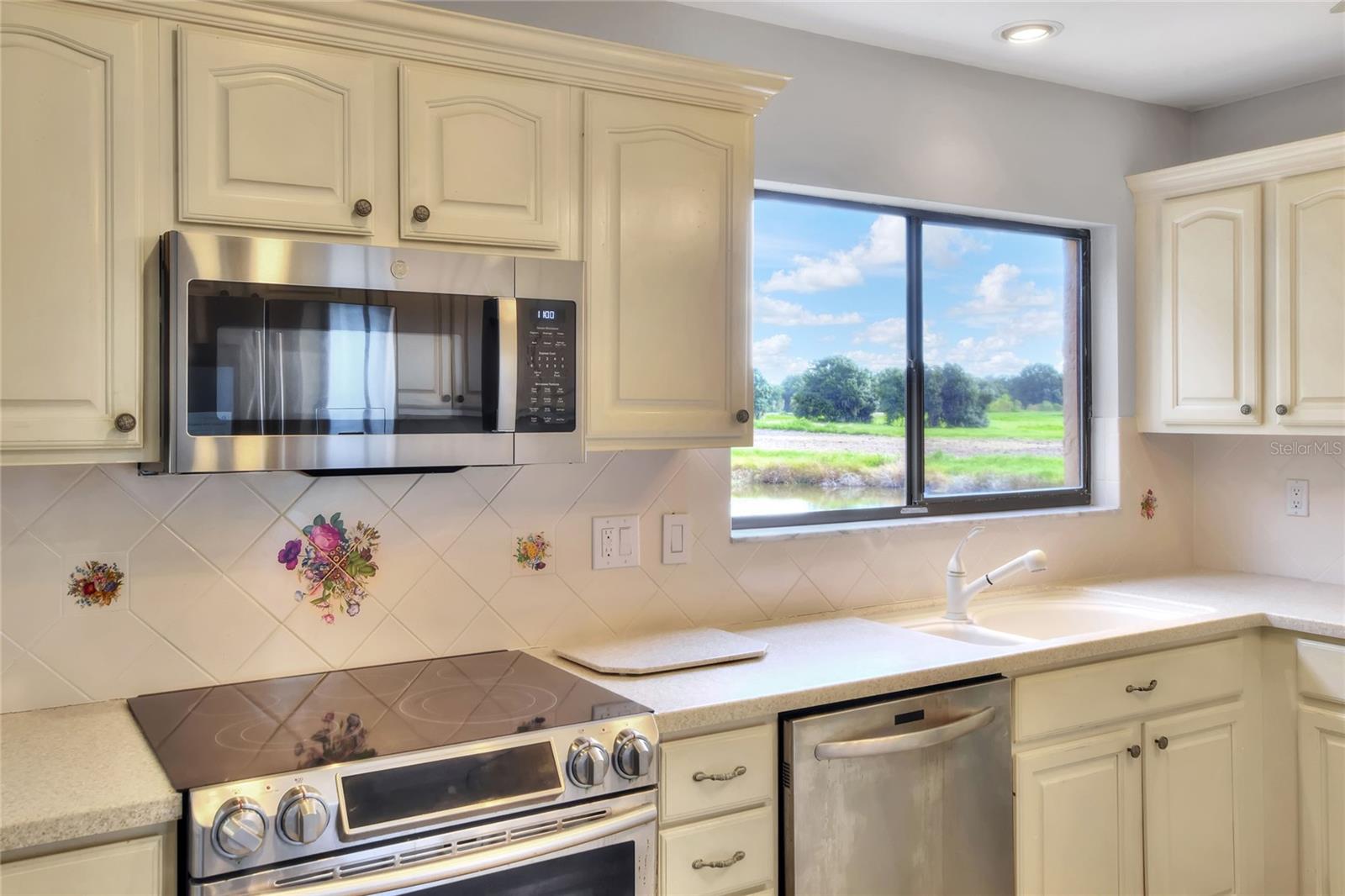 CREEK WOODS A CONDO IN IMPERIALAKES PH 02 SEC 03 - Residential