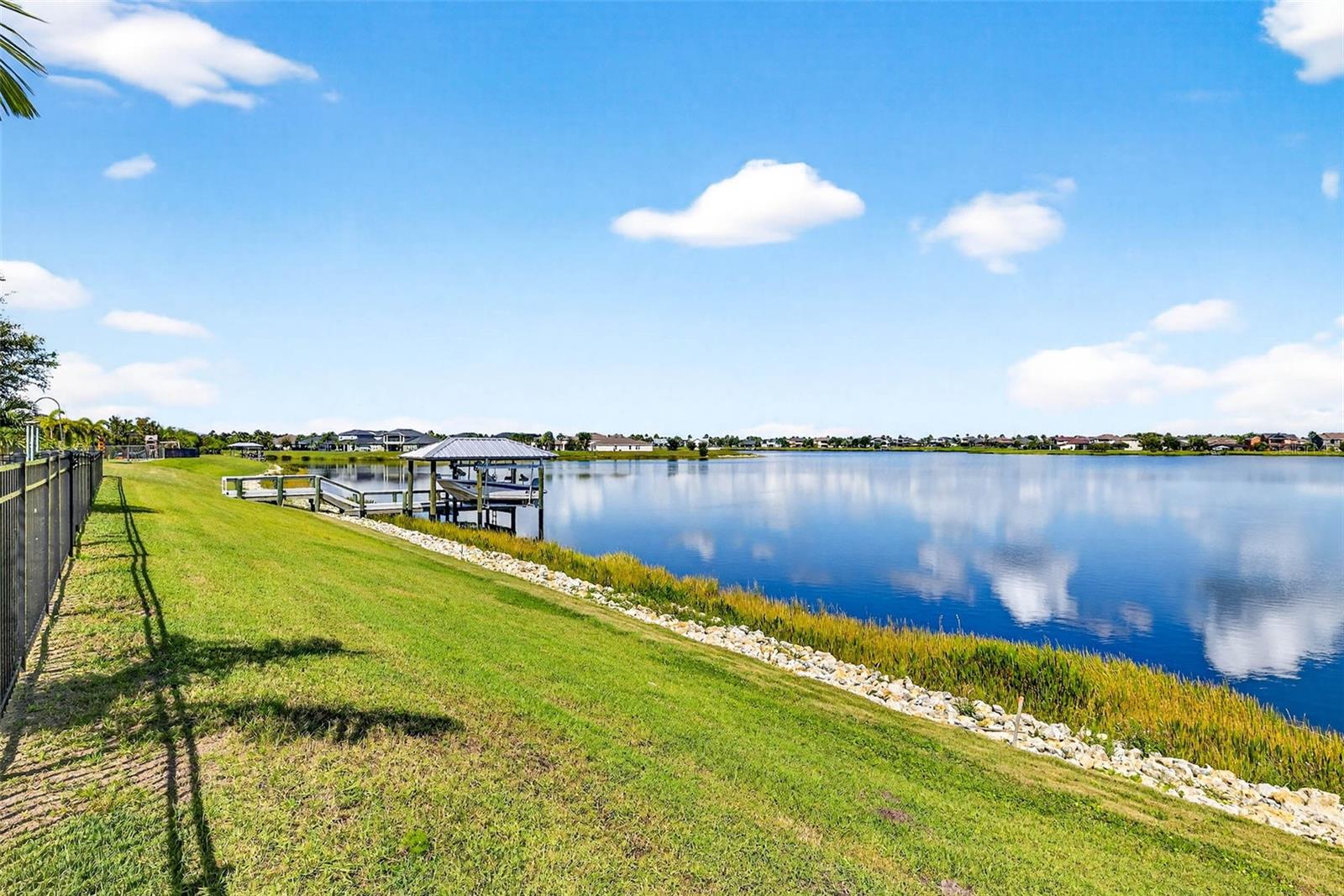 LUCAYA LAKE CLUB PH 4D - Residential